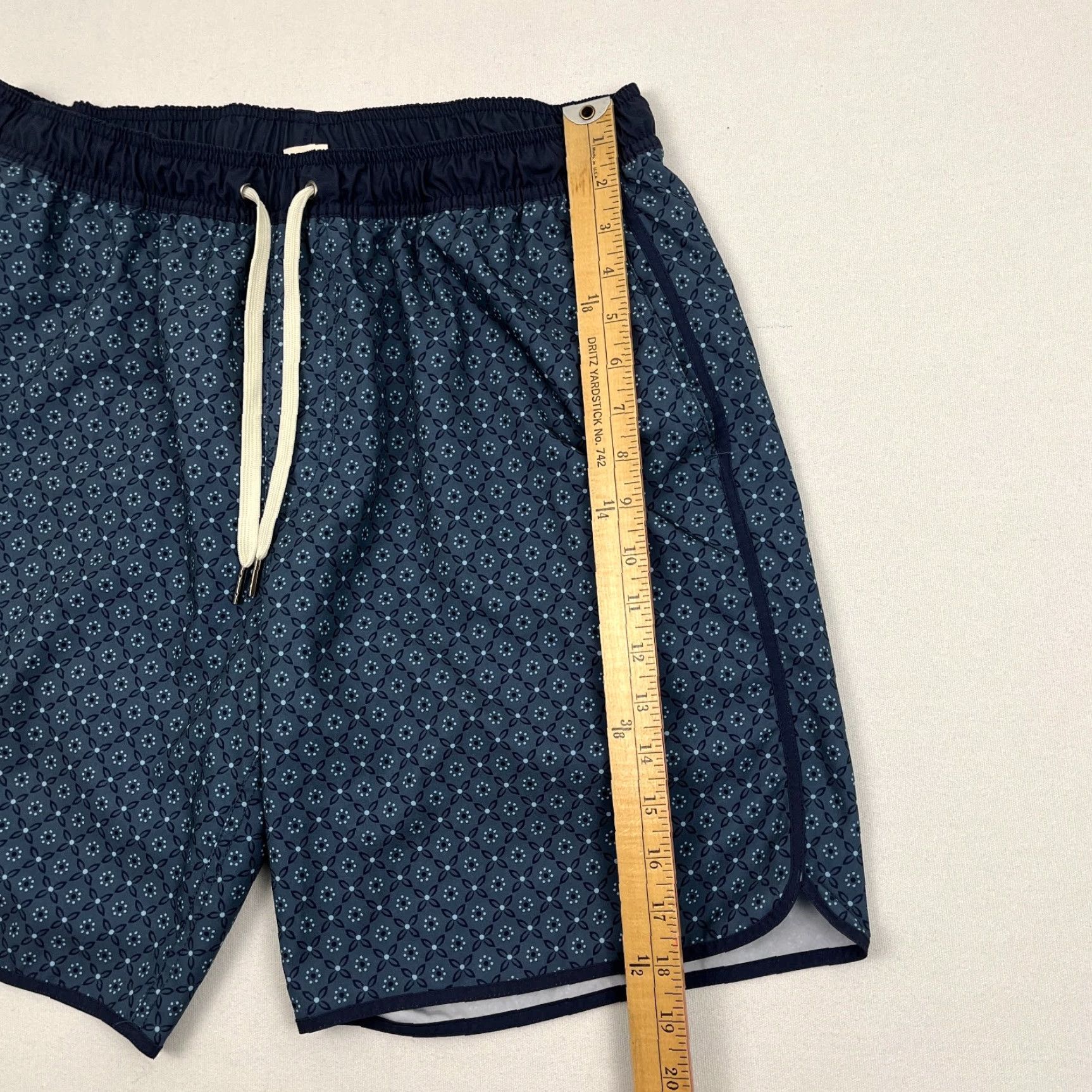 Vintage Fair Harbor Board Shorts Mens XL 7" Geometric Blue Lined Beach Swim Trunks Size US 36 / EU 52 - 4 Thumbnail