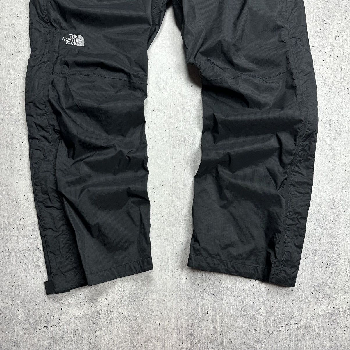 The North Face Vintage The North Face Hyvent Nylon Pants size XL Size US 36 / EU 52 - 3 Thumbnail