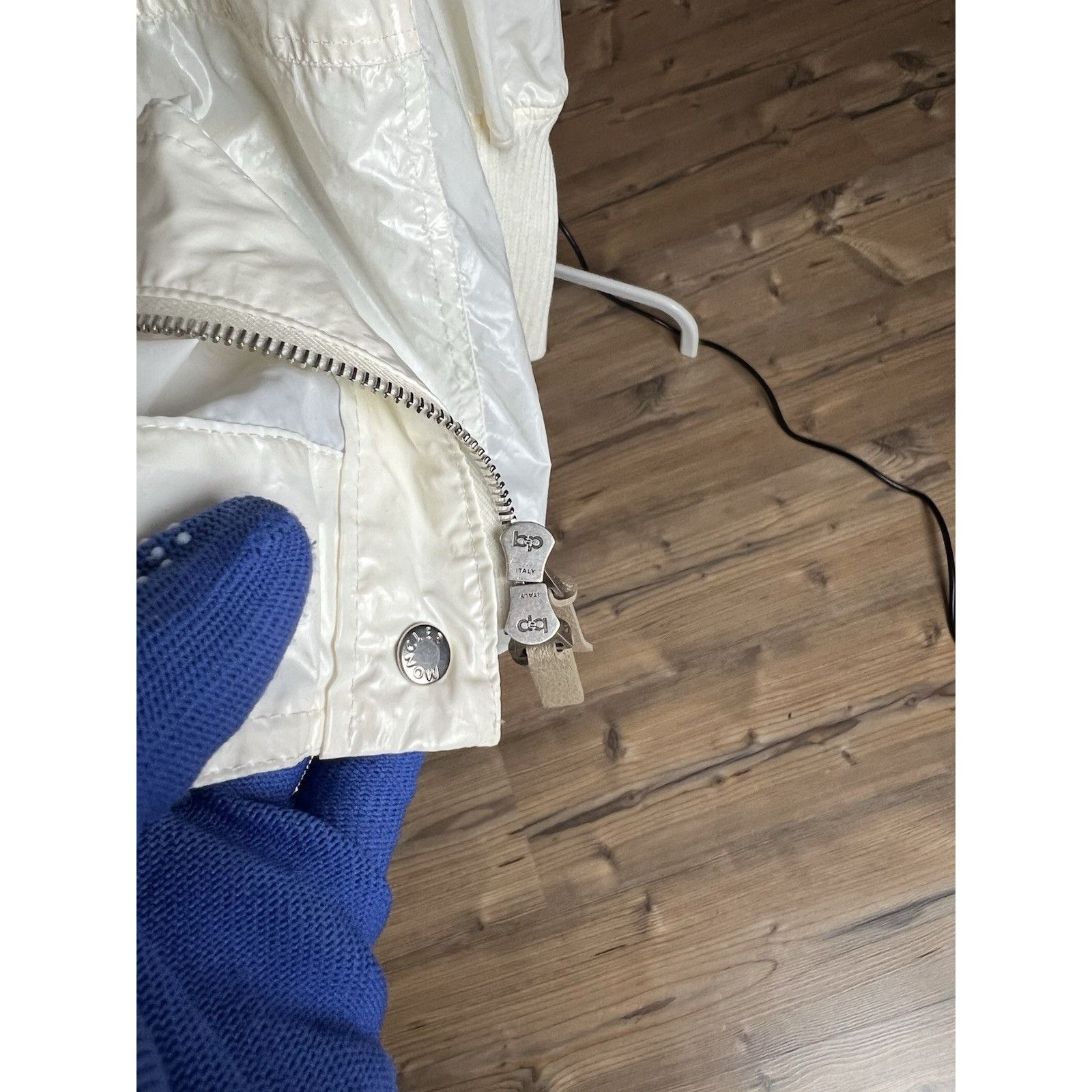 Moncler Moncler Carula Giubbotto Genius 2 White Waterproof Scarf Jac Size M / US 6-8 / IT 42-44 - 10 Thumbnail