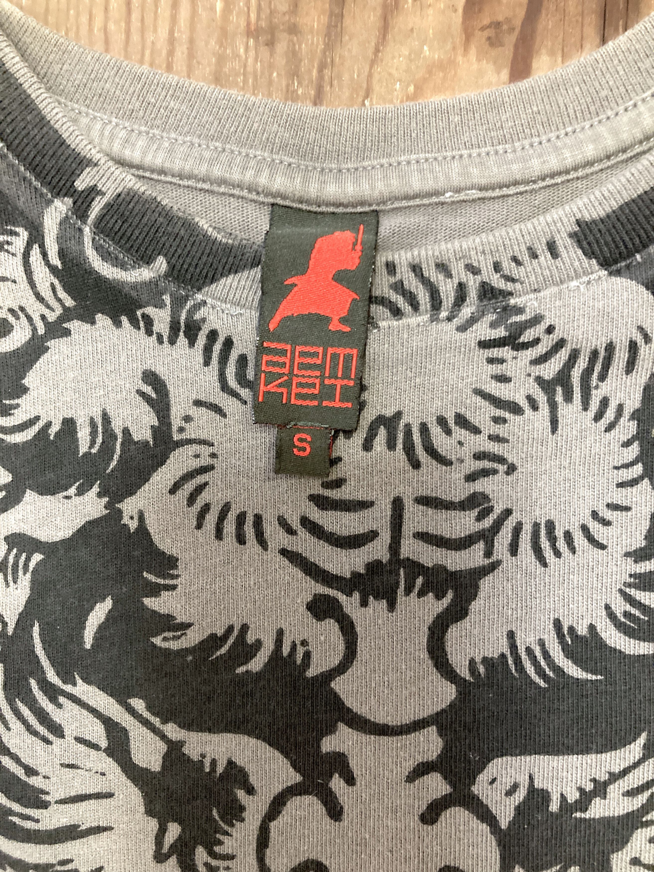 Aem'kei Vintage 1990s AEM'KEI Black Dragon T-Shirt Made In Portugal Size US S / EU 44-46 / 1 - 3 Thumbnail
