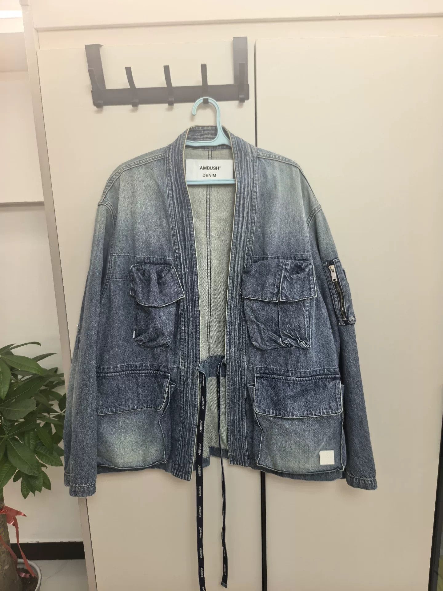 Ambush Design AMBUSH Gradient Cargo Denim Jacket Size US S / EU 44-46 / 1 - 1 Thumbnail