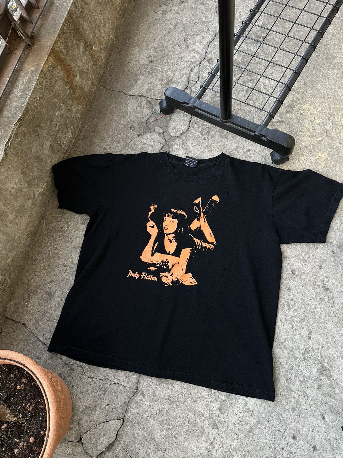 Vintage Vintage Pulp fiction tshirt iconic movie tee Size US L / EU 52-54 / 3 - 5 Thumbnail