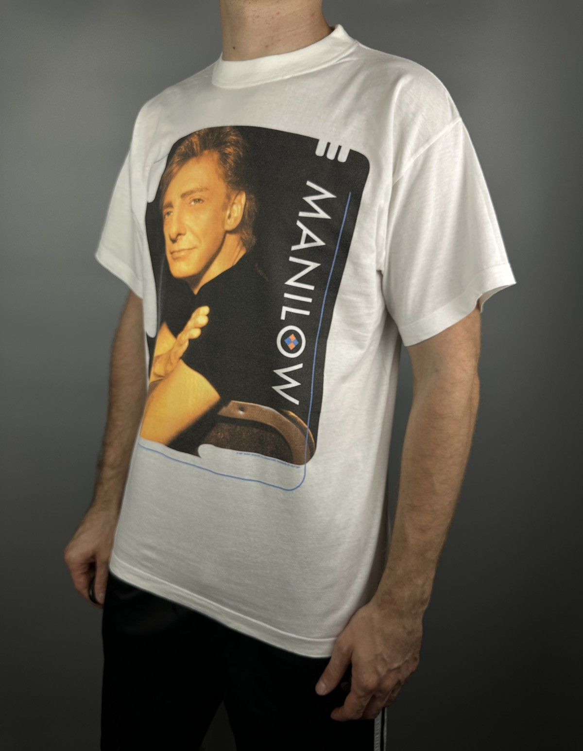 Band Tees 1997 Vintage Barry Manilow World Tour T Shirt Rock Metal 90s Size US L / EU 52-54 / 3 - 11 Thumbnail