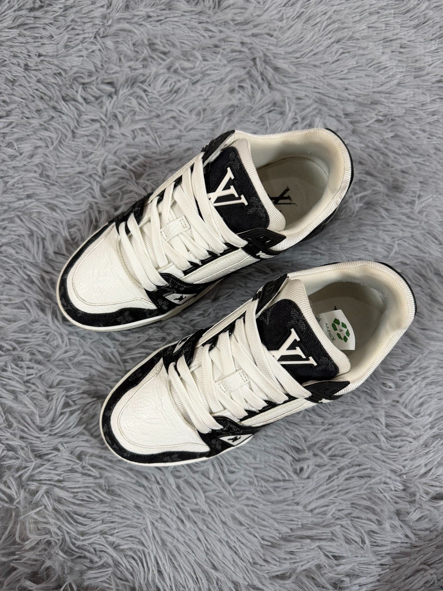 Louis Vuitton Louis Vuitton Training Black Lowtop Sneakers us_7-5 Women Size US 7.5 / IT 37.5 - 1 Thumbnail