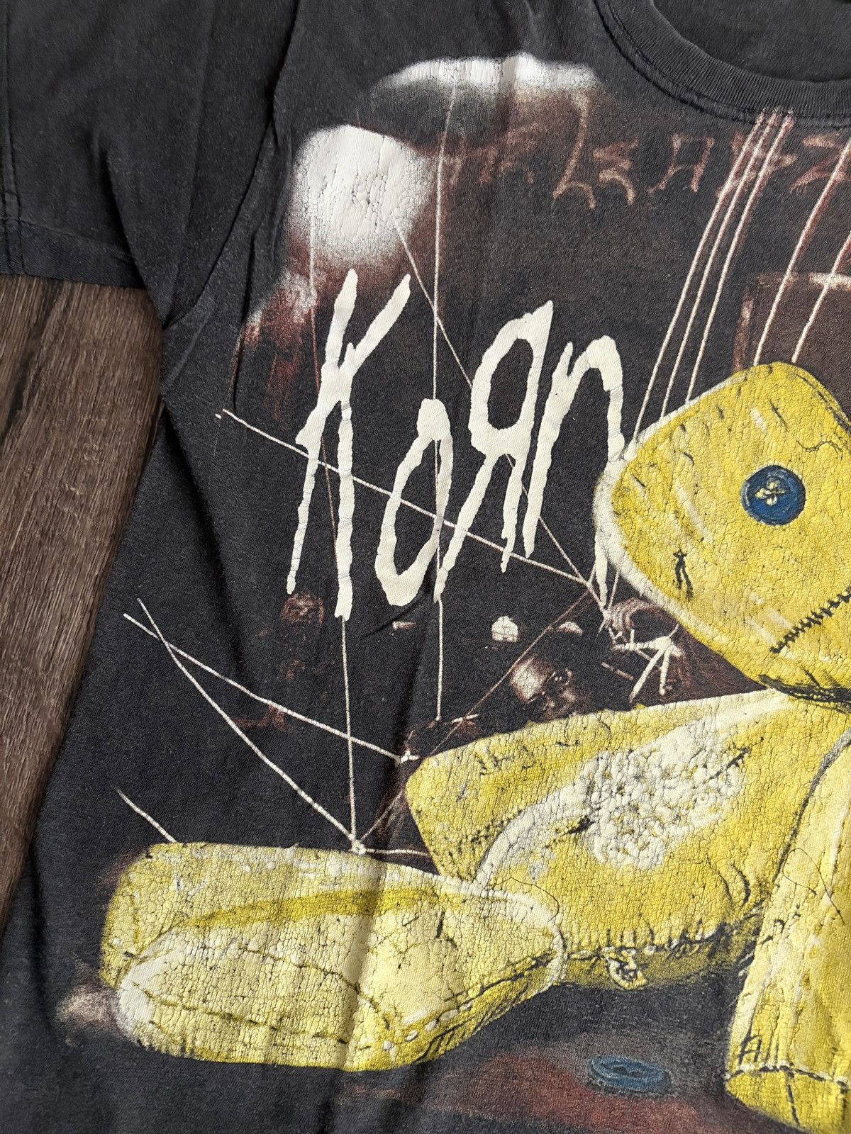 Band Tees 2000s Vintage Korn ‘Issues’ Album Faded Rare AOP T-Shirt Size US M / EU 48-50 / 2 - 4 Thumbnail