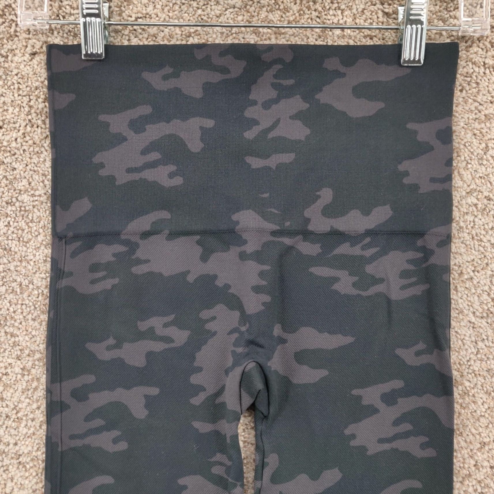 Spanx Spanx Leggings Women's M Camouflage Multicolor Breathable Compression Stretch Inseam 25 in Tapered Regular Activewear Athleisure Womens Size 32" / US 10 / IT 46 - 2 Thumbnail