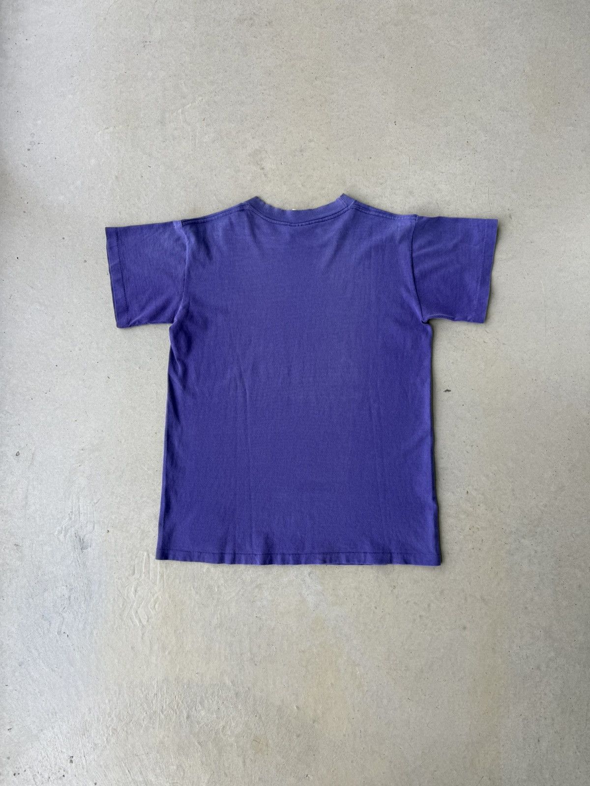 Nutmeg Vintage 90s Magic Johnson LA Lakers NBA Nutmeg T-Shirt Size US S / EU 44-46 / 1 - 3 Thumbnail