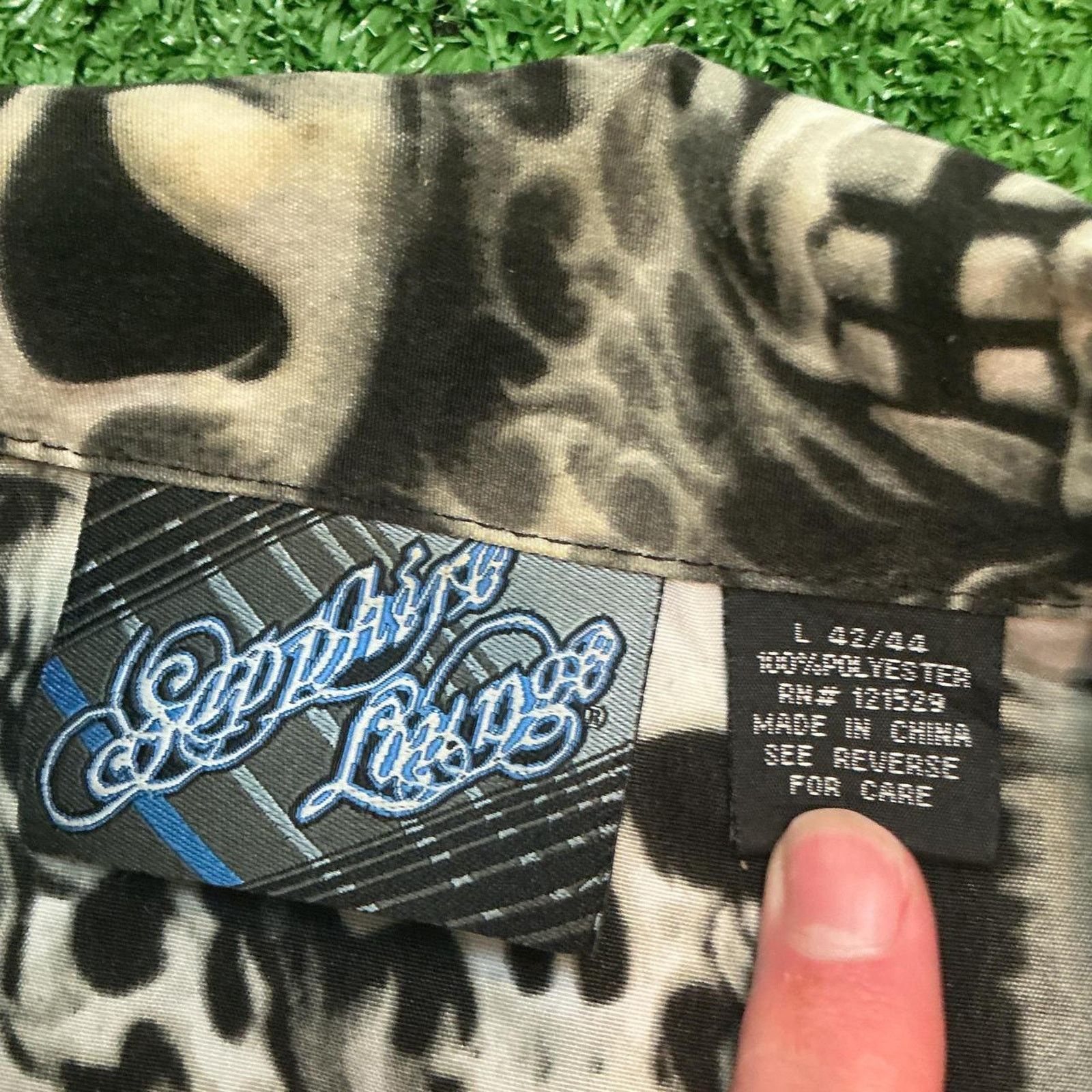Vintage Vintage Y2K Sapphire Lounge AOP Skull And Bones Button Up Size US L / EU 52-54 / 3 - 5 Thumbnail