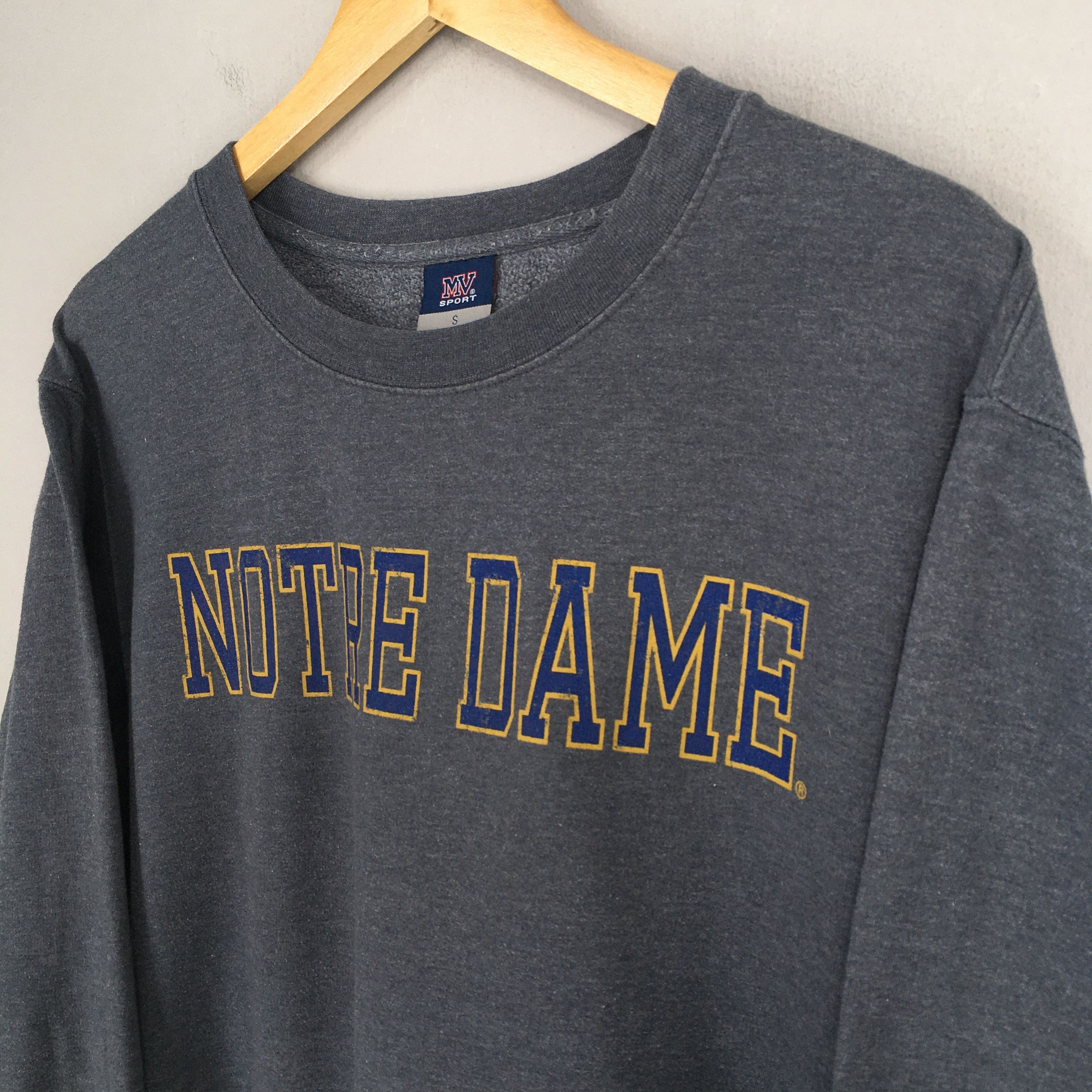 NCAA × Vintage Vintage 90s University Of Notre Dame Sweatshirt Small Size US S / EU 44-46 / 1 - 3 Thumbnail