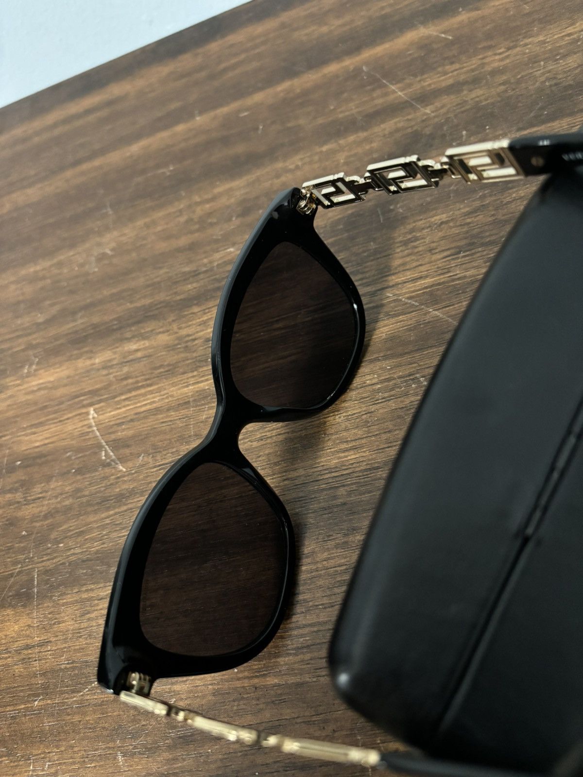 Versace Versace Gold Chain Sunglasses Size ONE SIZE - 9 Thumbnail