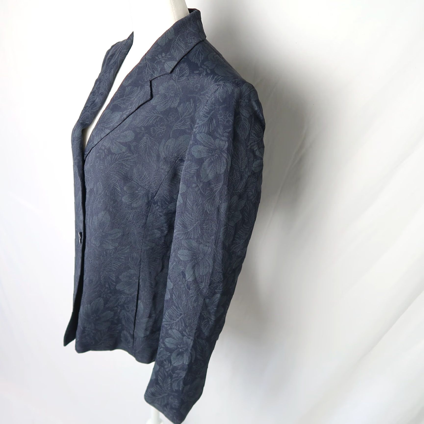 Jones New York VINTAGE 90s Jones Wear navy blue floral blazer jacket Blazer 6 Adult Regular Navy Floral 1990s Jones New York Mens Womens? Size M / US 6-8 / IT 42-44 - 3 Thumbnail