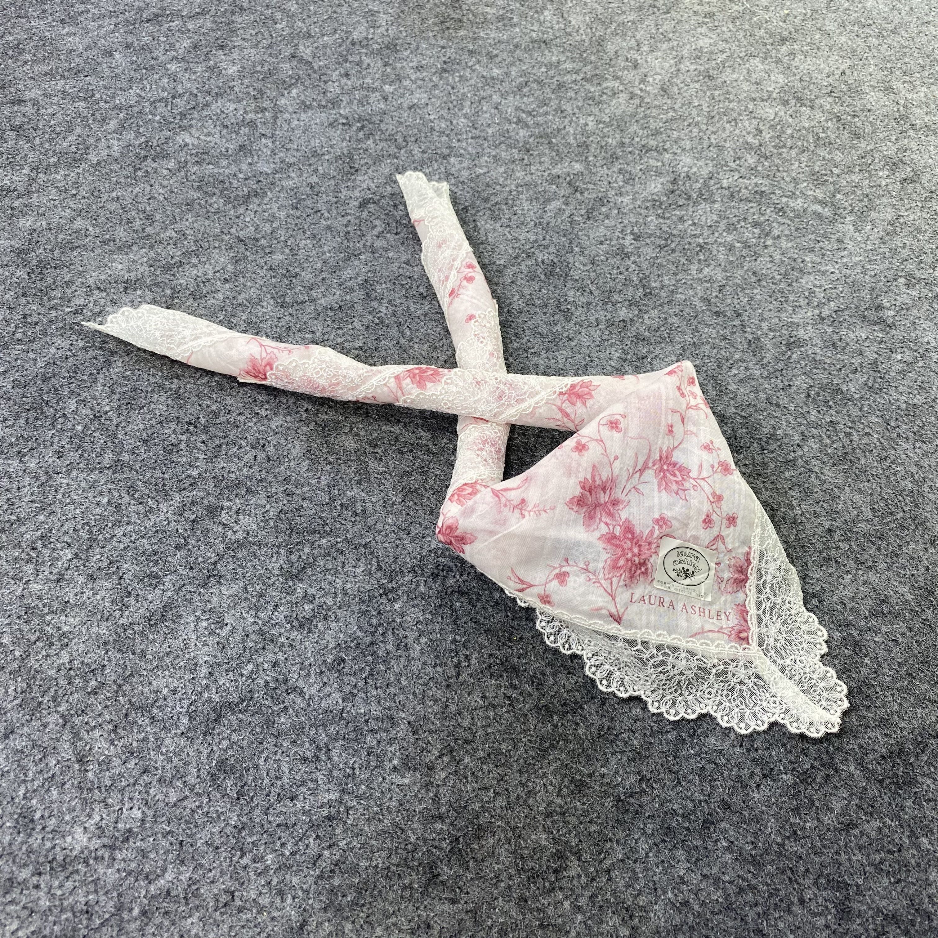 Laura Ashley Laura Ashley Handkerchief / Bandana / Neckerchief-B2384 Size ONE SIZE - 1 Thumbnail