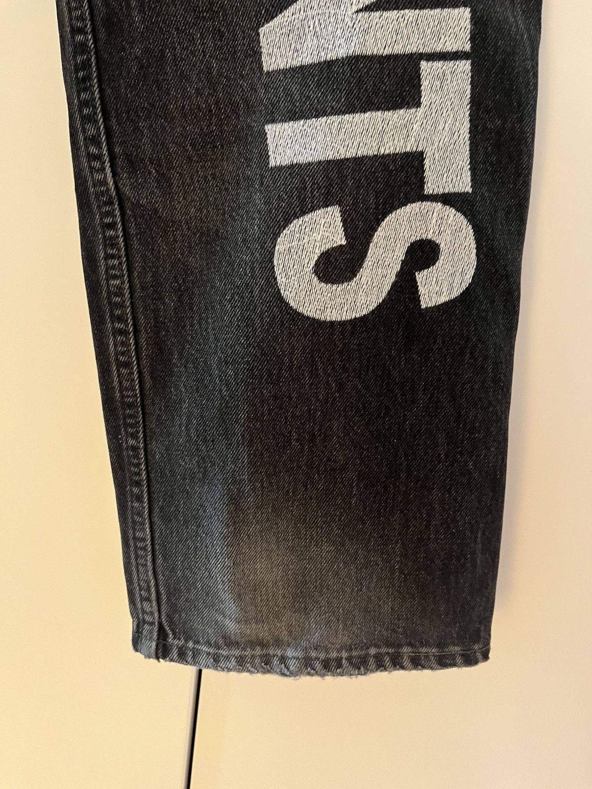 Levi's × Vetements Vetements X Levi’s Back logo embroidery black Size US 34 / EU 50 - 6 Thumbnail