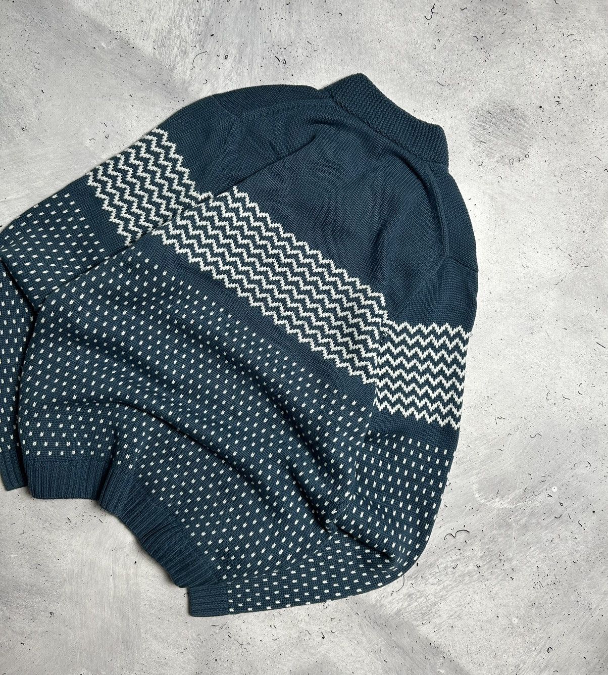 Lacoste × Vintage Vintage Lacoste Knitted V Neck Pattern Sweater Size US L / EU 52-54 / 3 - 11 Thumbnail
