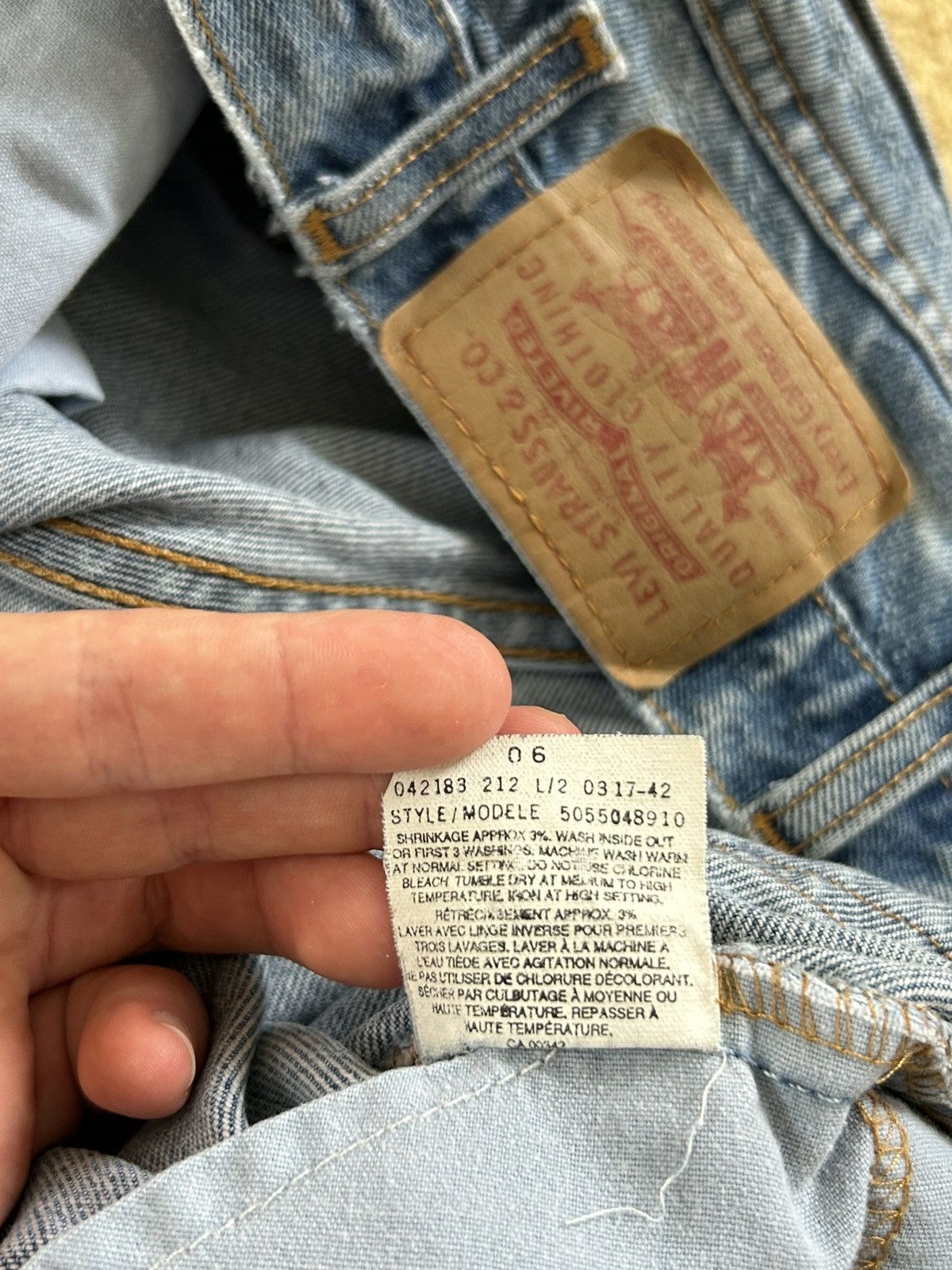 Levi's Vintage 90s Levis 550 Faded Light Wash Jeans Size US 34 / EU 50 - 13 Thumbnail