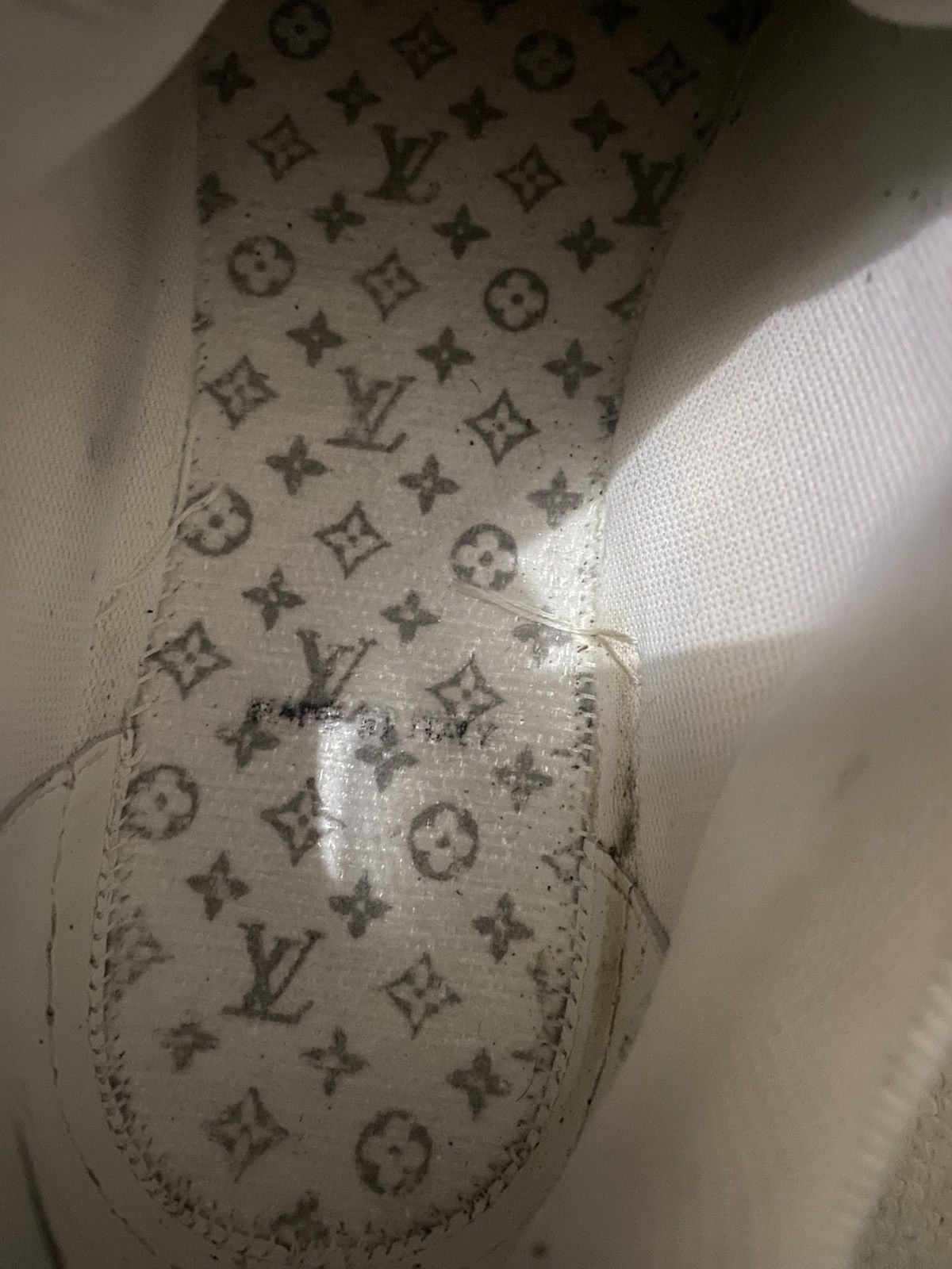 Louis Vuitton LV trainers white Size US 10 / EU 43 - 13 Thumbnail