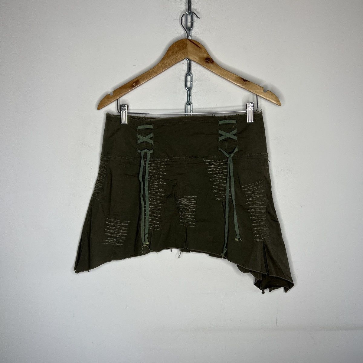Japanese Brand Tactical asymmetric patchwork cargo mini skirt y2k 00s Size 30" / US 8 / IT 44 - 1 Thumbnail