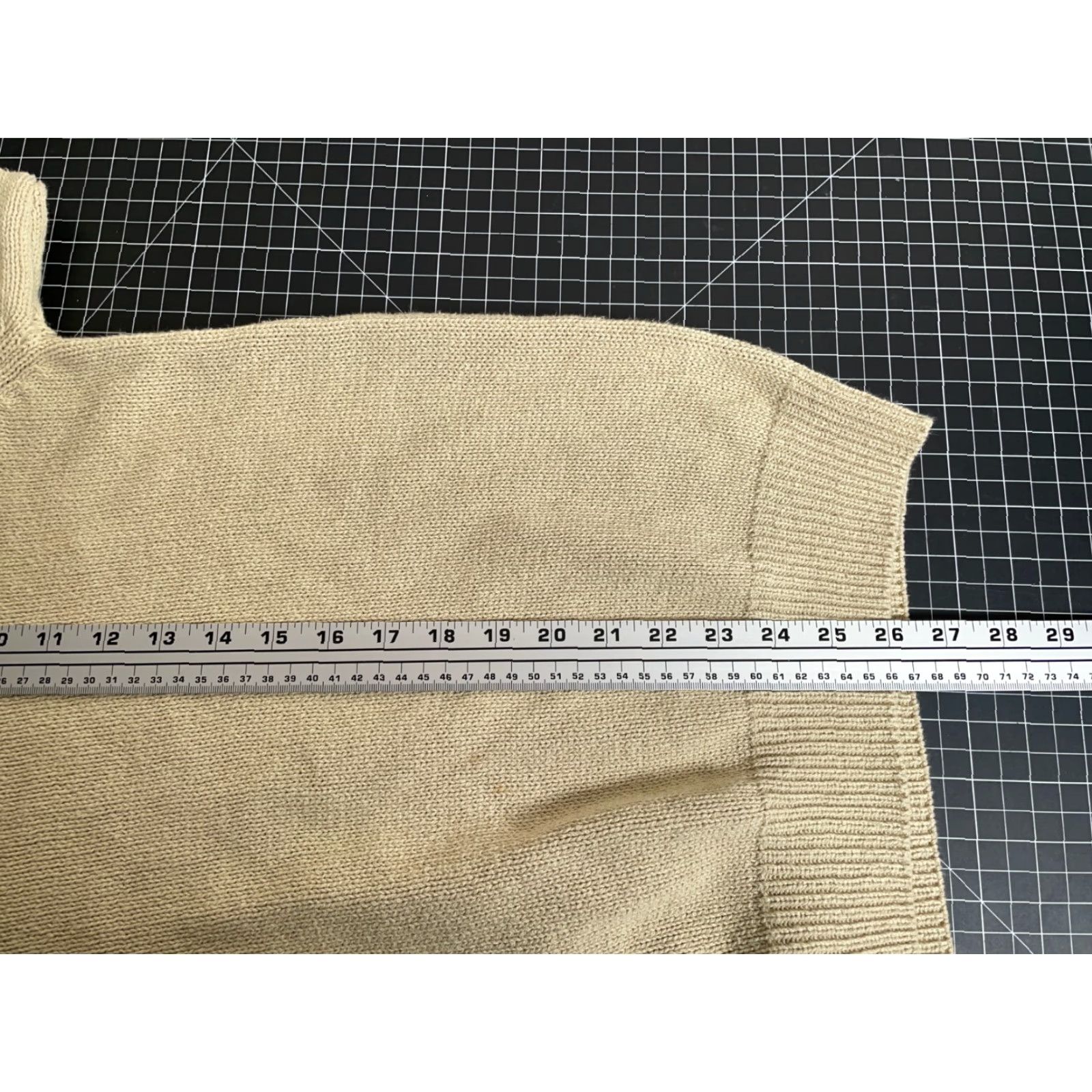 Gant VINTAGE GANT USA Sweater Adult Large Beige Cotton V-Neck Embroidered Preppy 90s Mens Size US L / EU 52-54 / 3 - 6 Thumbnail