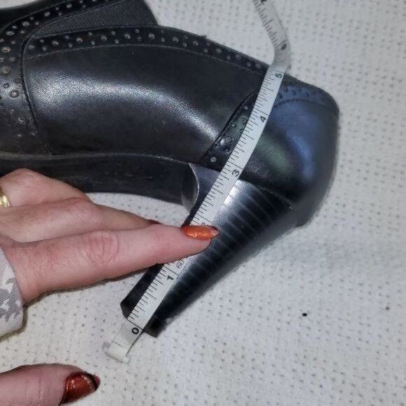 Vintage Rialto Hand Tooled Black 3" Heeled Sz 8.5 Bootie Size US 8.5 / IT 38.5 - 7 Thumbnail