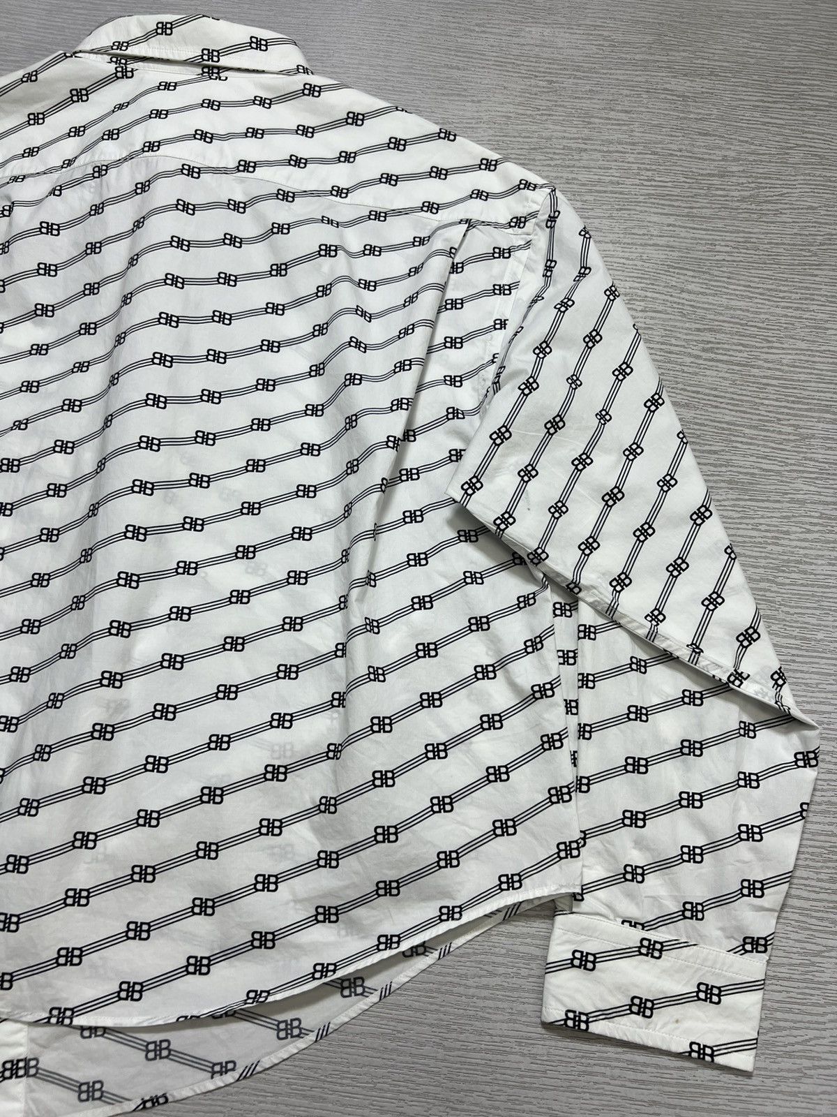Balenciaga Balenciaga - S/S 20 - Double B Full Print Collar White Shirt Size US S / EU 44-46 / 1 - 13 Thumbnail