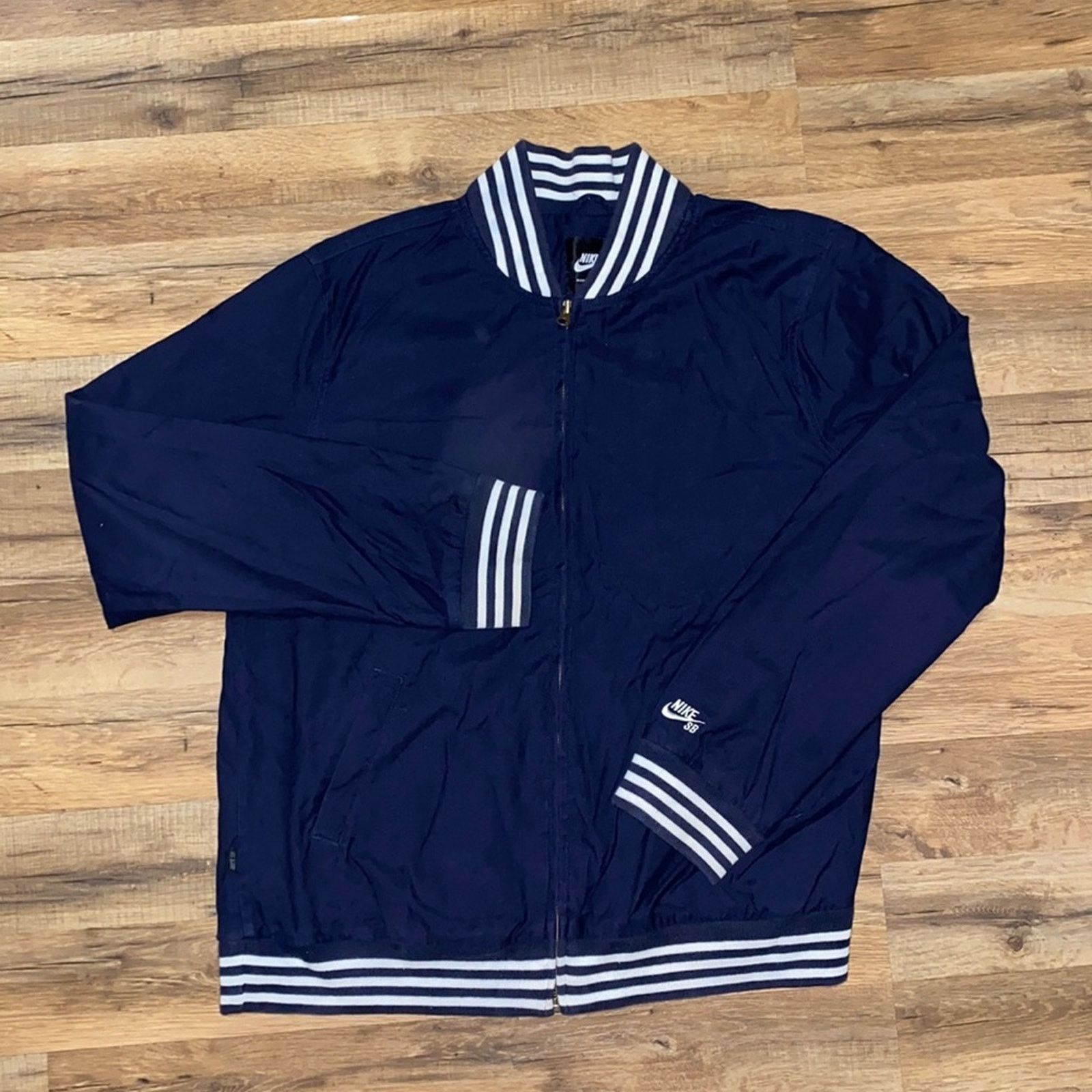 Nike Y2K Nike Sb SB Zip Up Bomber Jacket Sweatshirt Size US L / EU 52-54 / 3 - 1 Thumbnail