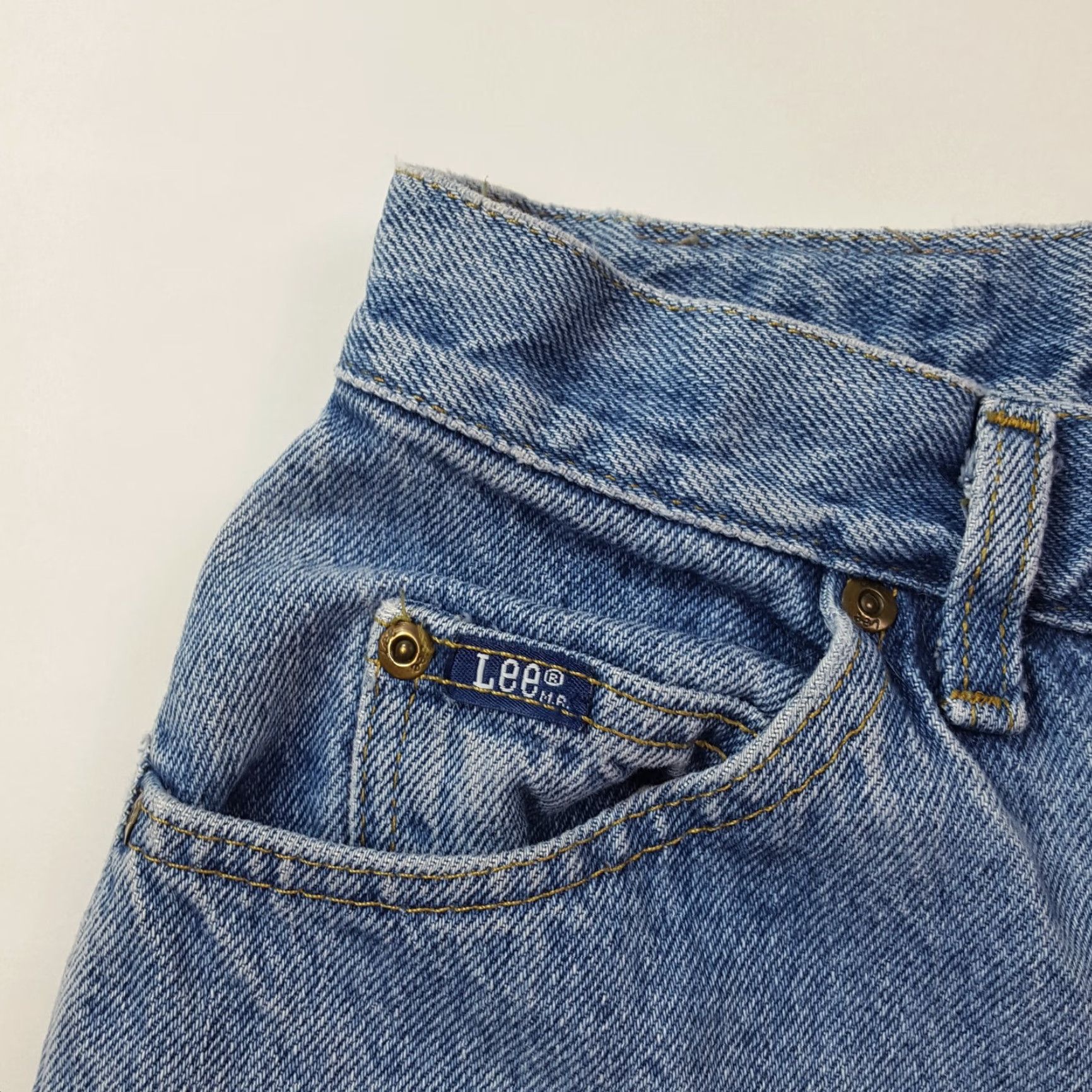 Lee VINTAGE 80s Lee Smiley Women's Size 10 Jeans Blue Denim 28x27 High Rise Relaxed Tapered 100% Cotton Pockets Smile Workwear Hippie Retro M Size 32" / US 10 / IT 46 - 4 Thumbnail
