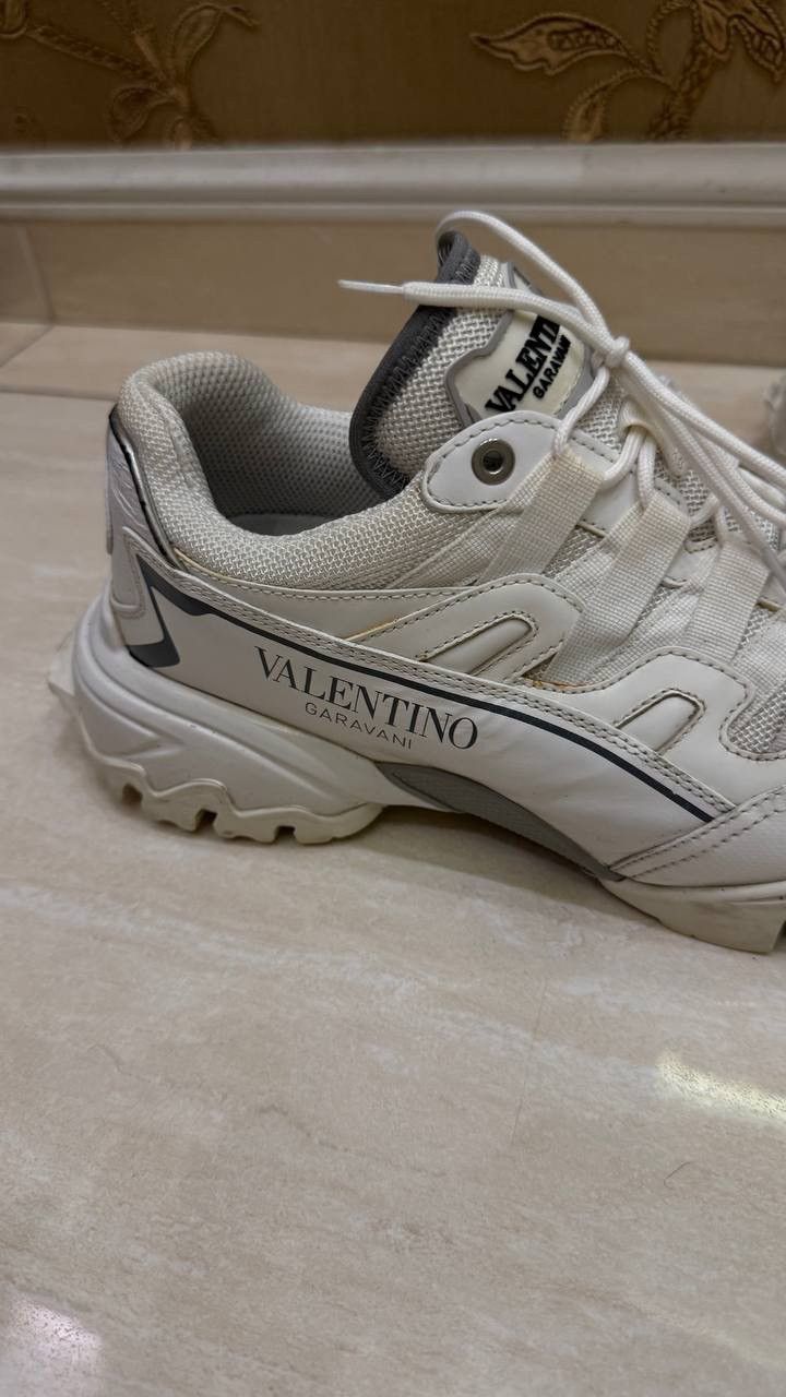 Valentino Valentino White Leather And Fabric Climbers Sneakers Size 39 Size US 8 / IT 38 - 2 Thumbnail