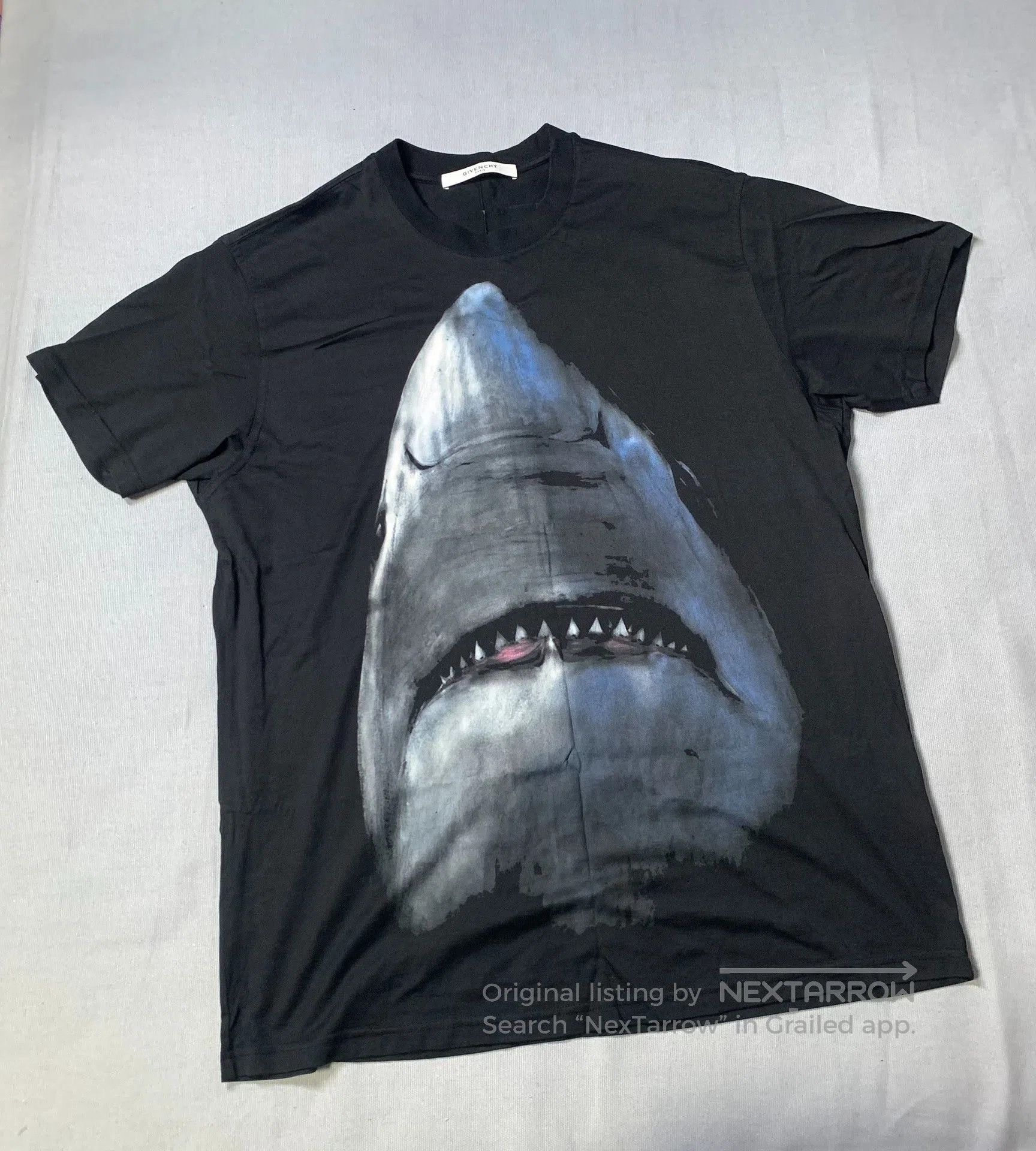 Givenchy Givenchy Shark Print Short Sleeve T. Size US S / EU 44-46 / 1 - 1 Thumbnail