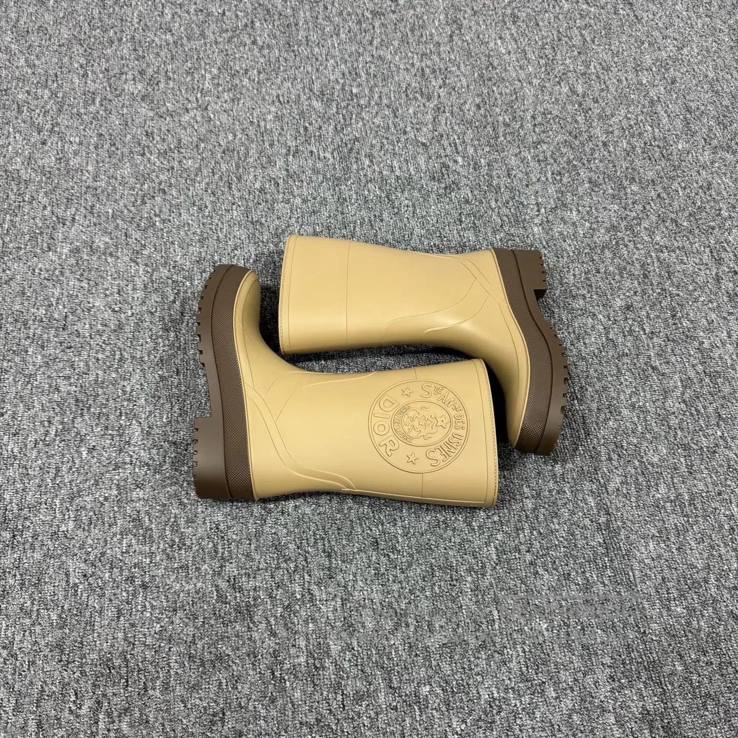 Dior Dior Three-dimensional letter logo with full printing; mid Size US 6.5 / IT 36.5 - 3 Thumbnail