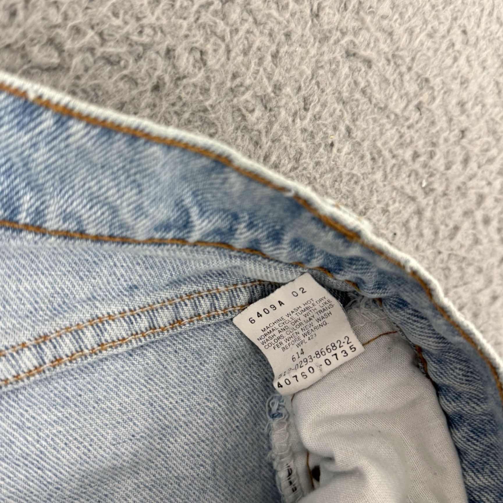 Levi's VINTAGE Levi's 550 Jeans 26x28 Blue Straight 90s Denim Orange Tab Cowboy Mens Jeans 5-Pocket Dark Wash Pattern Solid Size US 26 / EU 42 - 6 Thumbnail