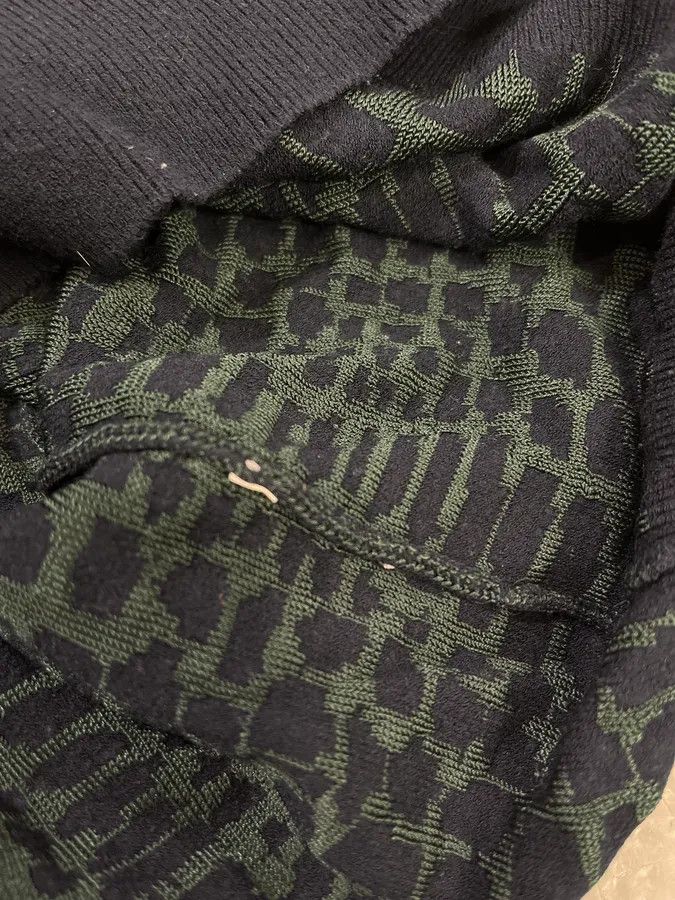 Emporio Armani 2010s Emporio Armani Dark Green Crocodile Effect Wool Sweater Size US M / EU 48-50 / 2 - 9 Thumbnail
