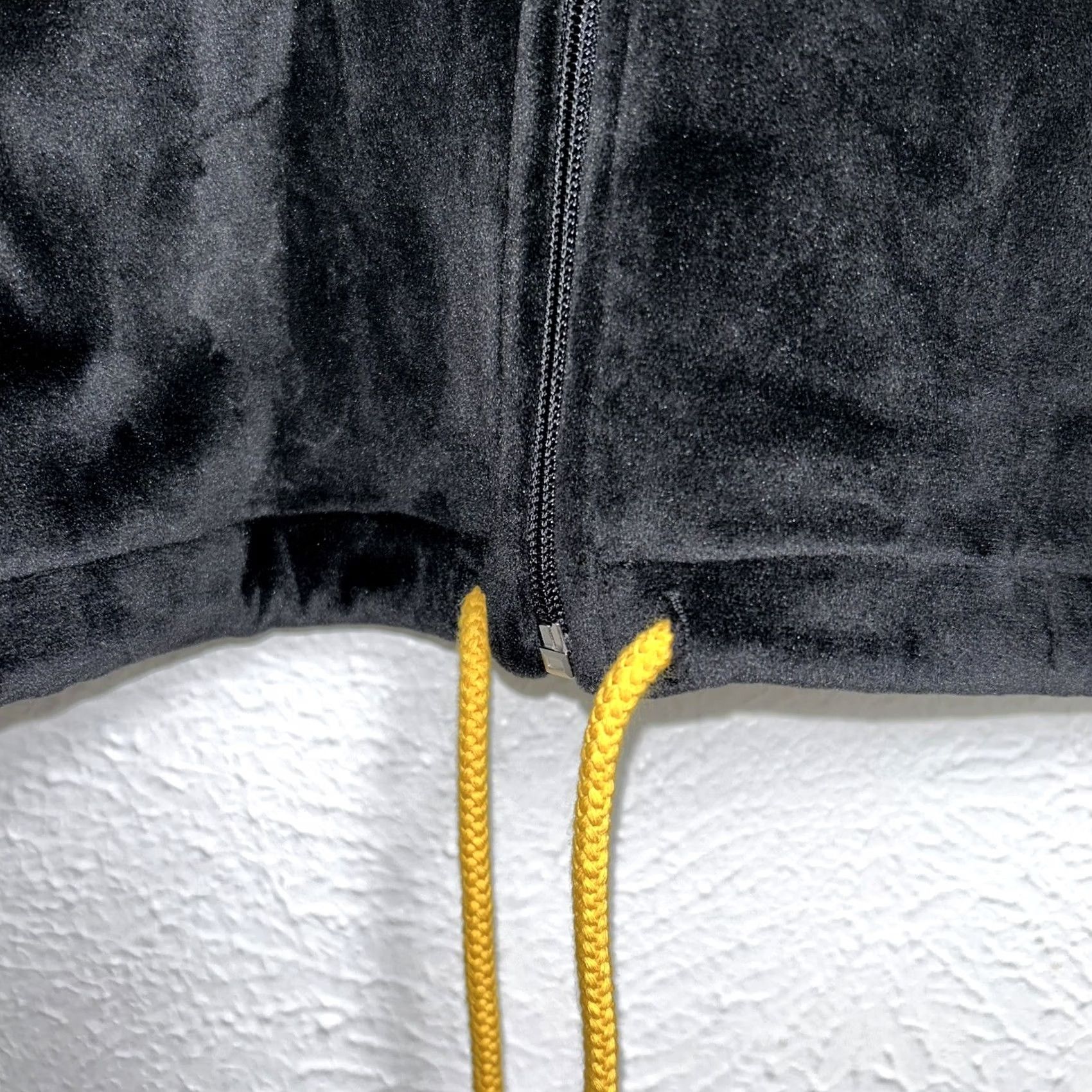 Velour VINTAGE? no. Reigning Fury King Fury Black Velour Full Zip Jacket Long Sleeve Size Medium Size US M / EU 48-50 / 2 - 3 Thumbnail
