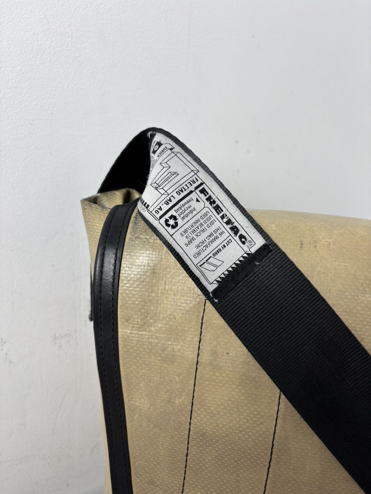 Freitag × Japanese Brand Freitag Recycled Messenger Crossbody Bag Size ONE SIZE - 5 Thumbnail