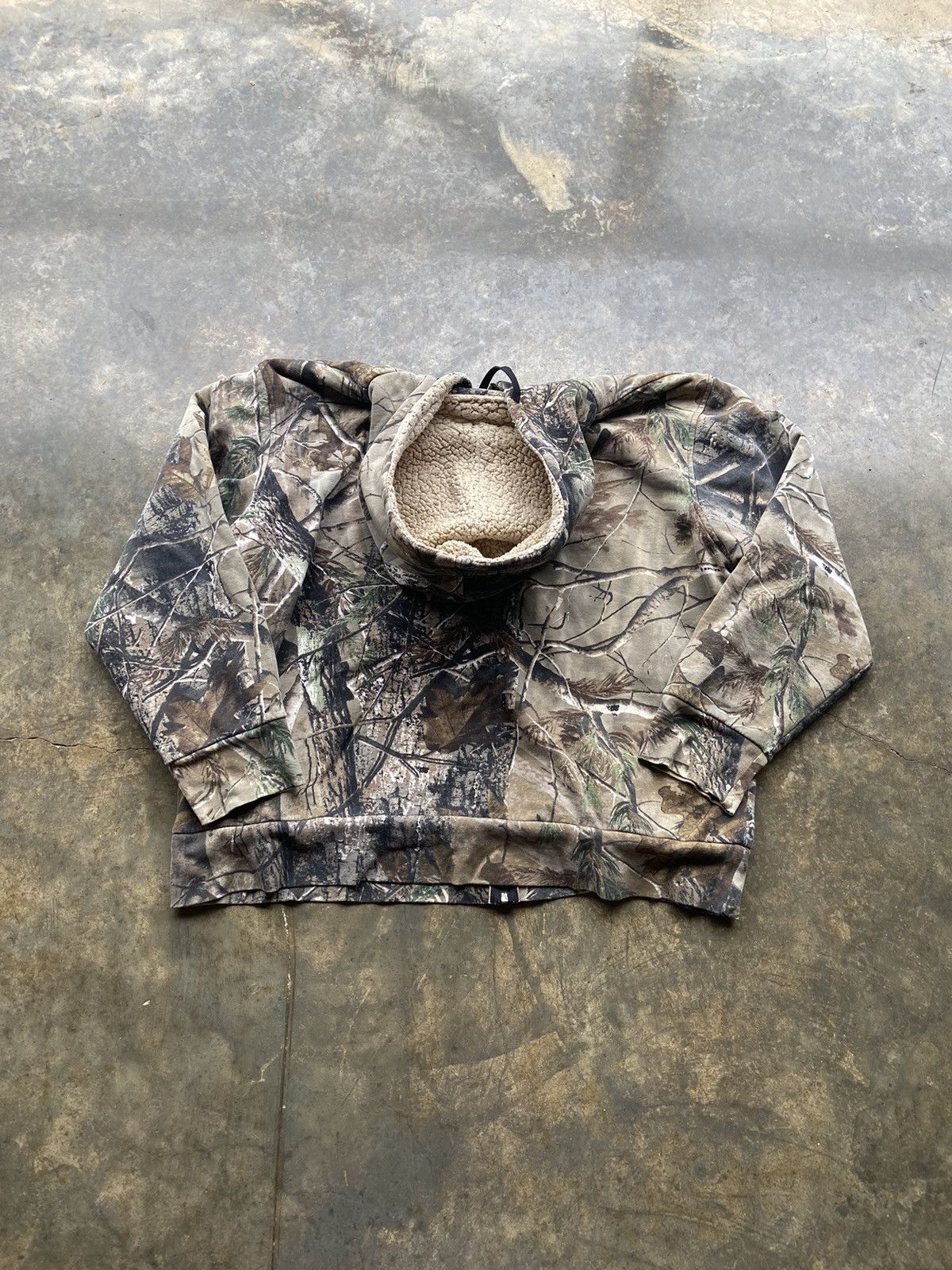 Carhartt × Realtree × Vintage Vintage Boxy Faded Sherpa Lined Camo Zip Up Hoodie Size US XL / EU 56 / 4 - 4 Thumbnail
