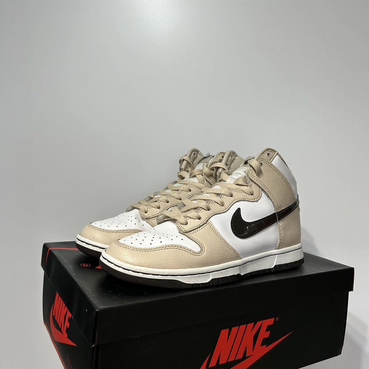 Nike Nike Dunk high Sand Drift Tan mini logo swoosh Size US 9.5 / EU 42-43 - 1 Thumbnail