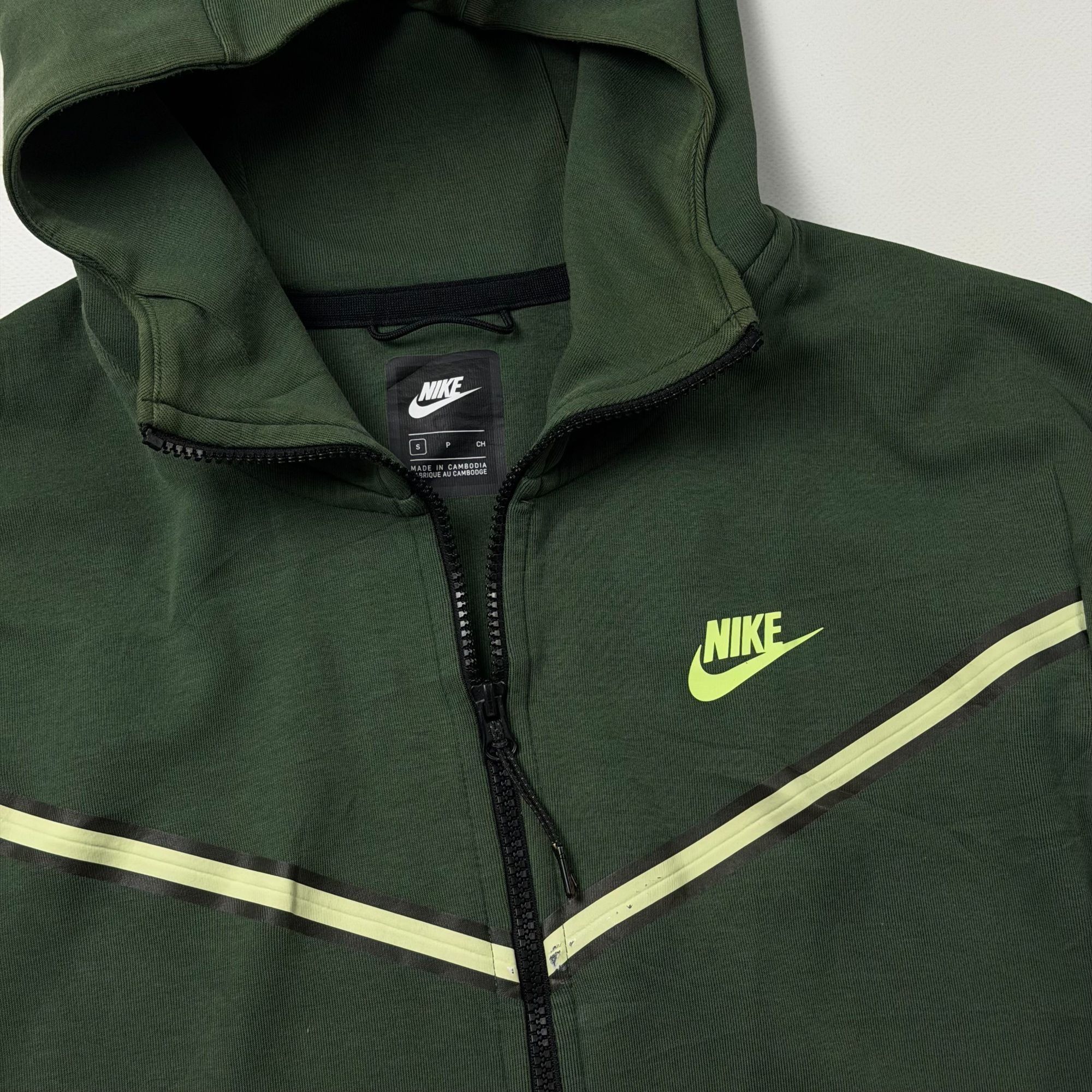 Nike Nike Tech Fleece Windrunner S Green Drill Y2K V-Chevron Full Size US S / EU 44-46 / 1 - 2 Thumbnail