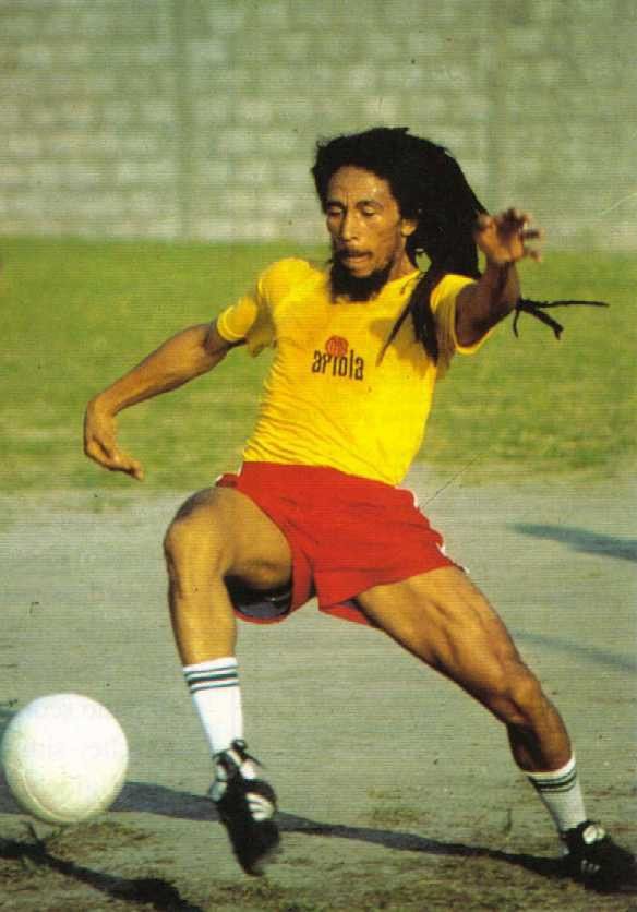 Bob Marley 🇯🇲 VINTAGE Bob Marley Futbol Tee Large Size US L / EU 52-54 / 3 - 3 Thumbnail