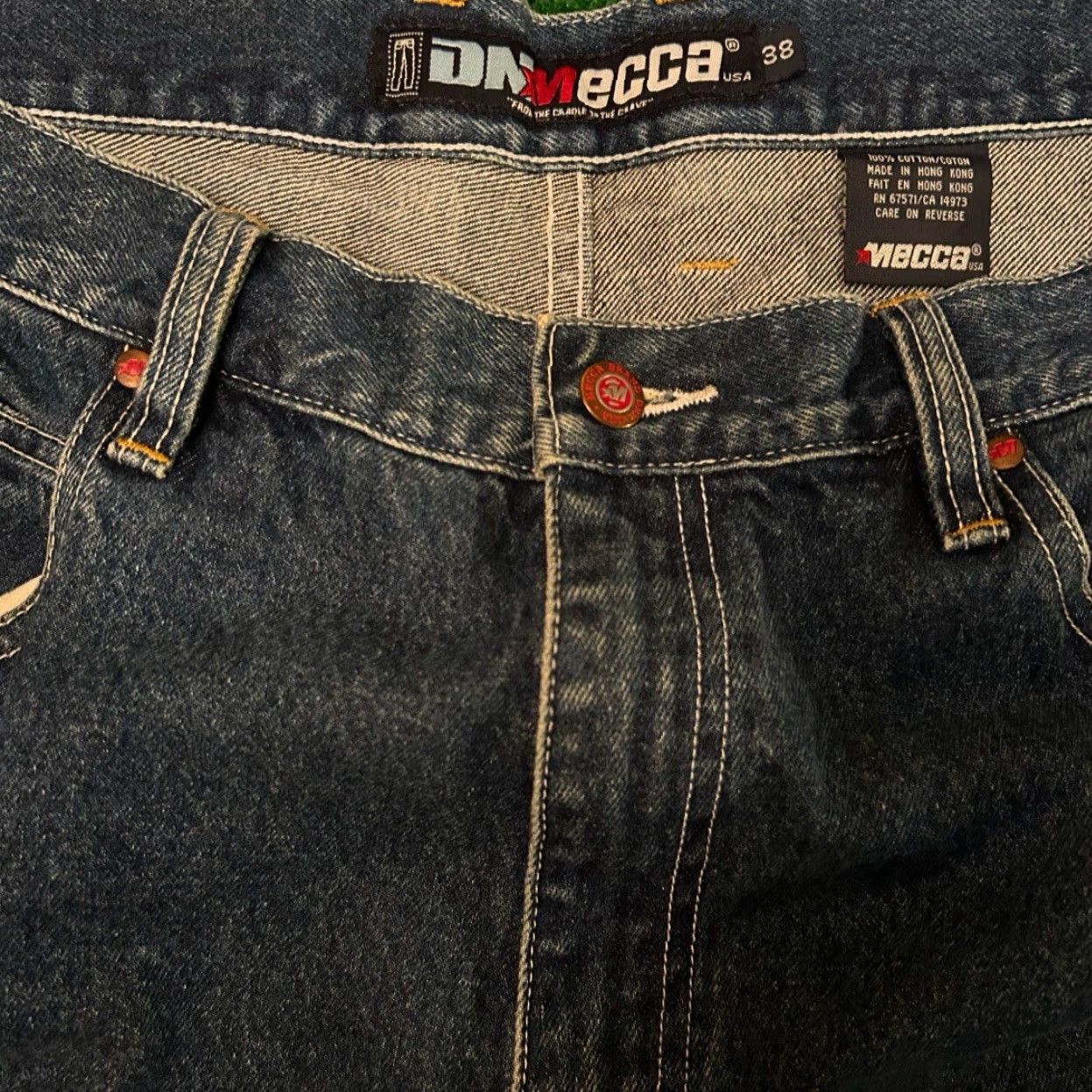 Vintage VINTAGE Mecca Jeans Baggy Hip Hop Skater Punk Grunge VTG Mens Size 38 Wide-Leg Distressed Pockets 34 Inseam Blue Embroidered 38X34 Mens Size US 38 / EU 54 - 4 Thumbnail