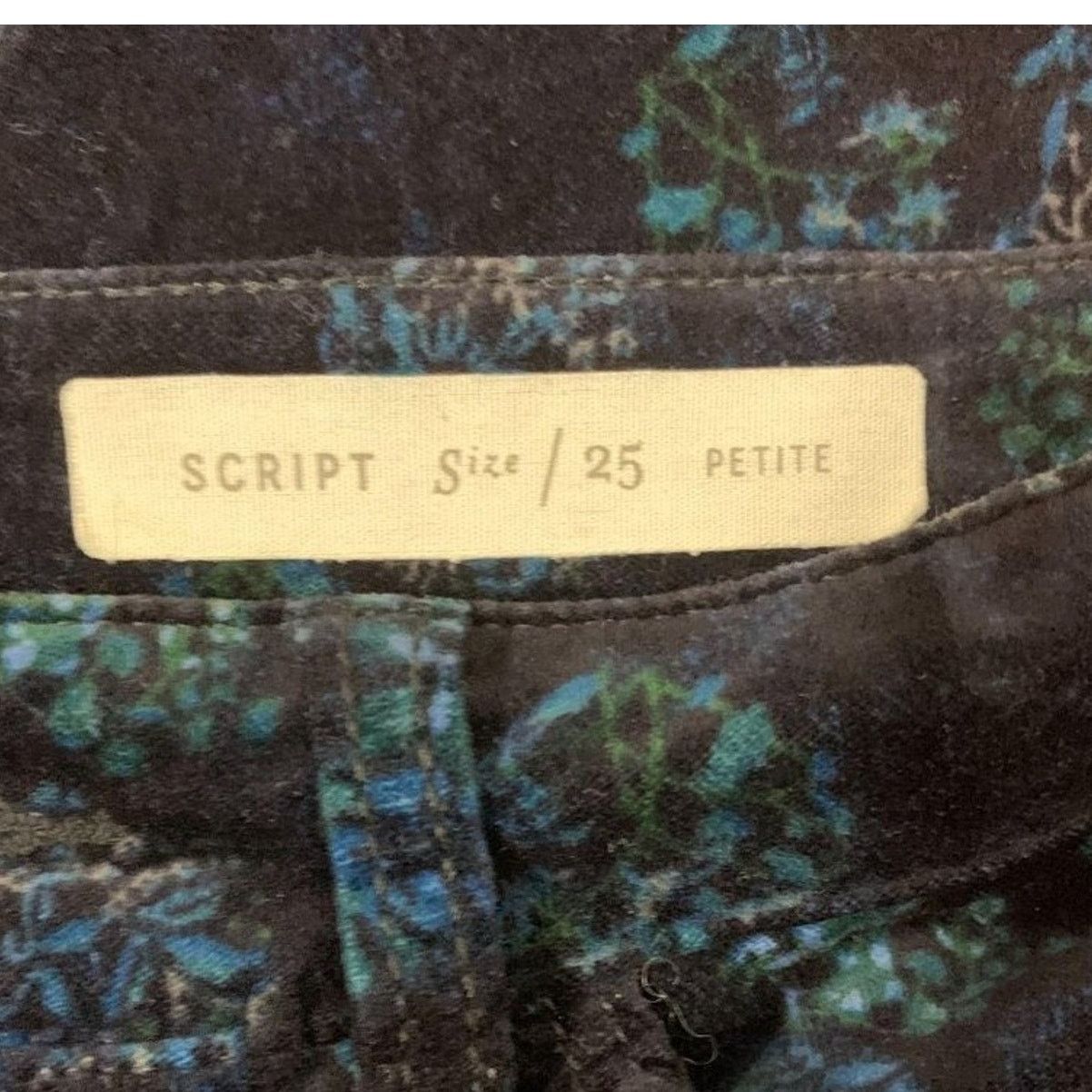 Anthropologie Anthro Pilcro Letterprs Script 25 P Navy Floral Velvet Pants Size 25" / US 0 / IT 36 - 8 Thumbnail