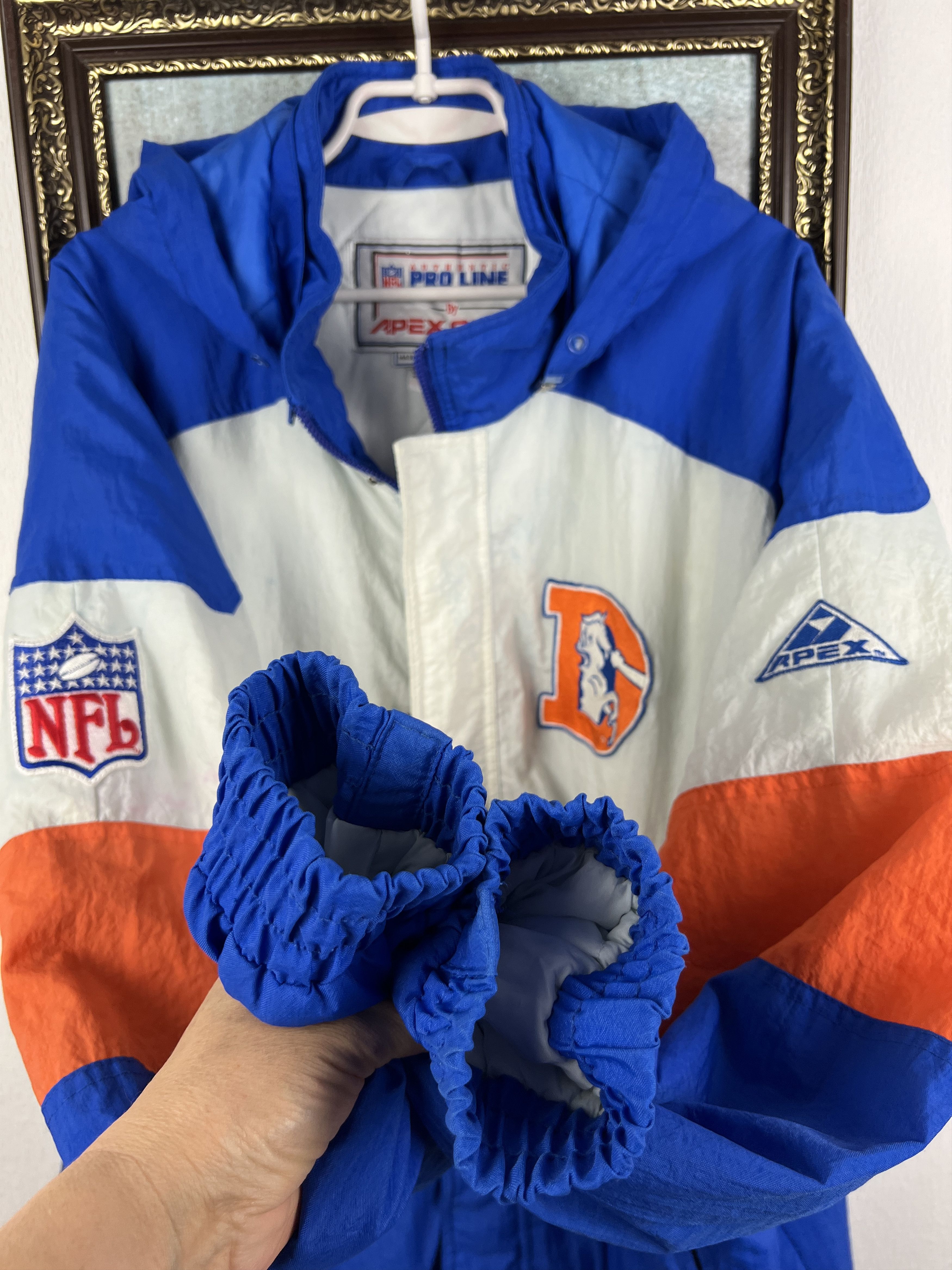 Apex One Vintage 90's Denver Broncos Padded Jacket Bomber Hooded NFL Size US XL / EU 56 / 4 - 7 Thumbnail