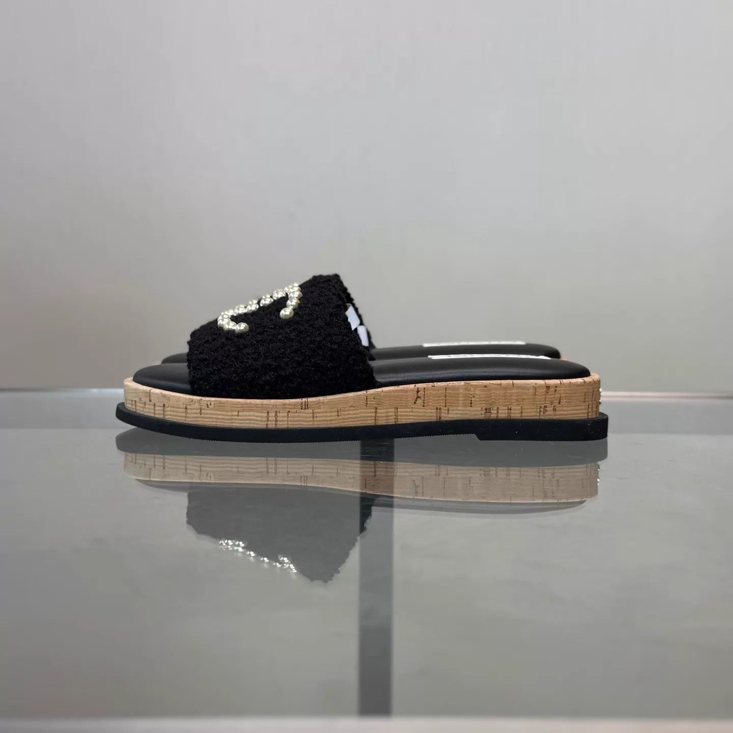 Chanel Chanel 24S Pearl CC Black Slippers 39 Unworn Size US 8.5 / IT 38.5 - 5 Thumbnail
