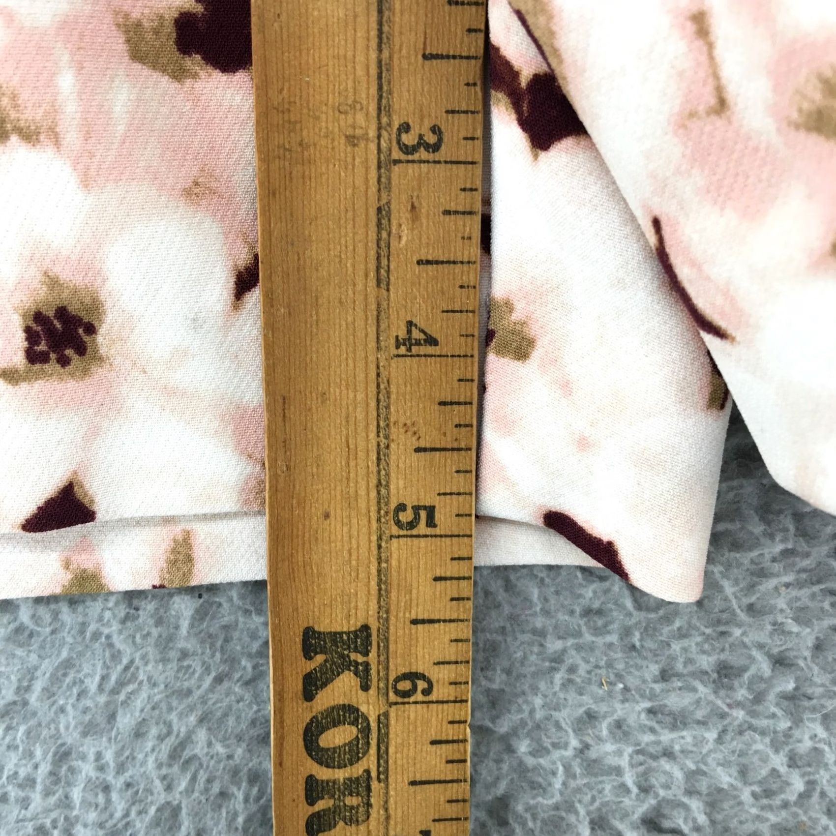 Banana Republic Banana Republic Chino Shorts Womens 2 Pink Floral Print Side Pocket Casual Zip Shorts Size 26" / US 2 / IT 38 - 7 Thumbnail