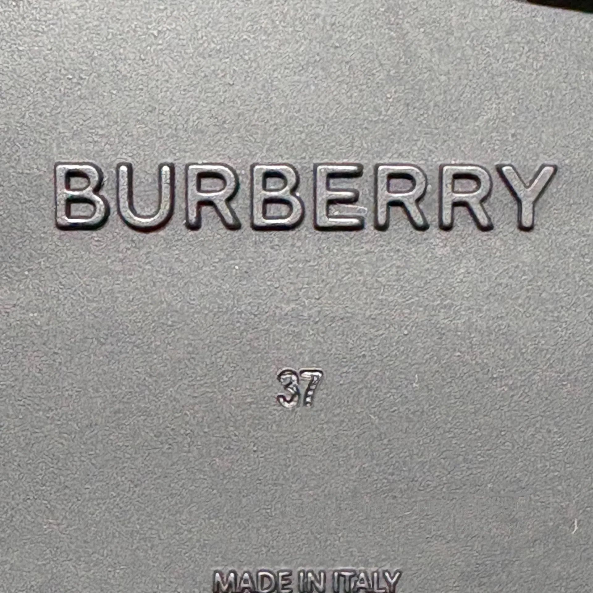 Burberry Burberry Black crocodile-print thick-soled sandals in Mary Size US 6.5 / IT 36.5 - 8 Thumbnail