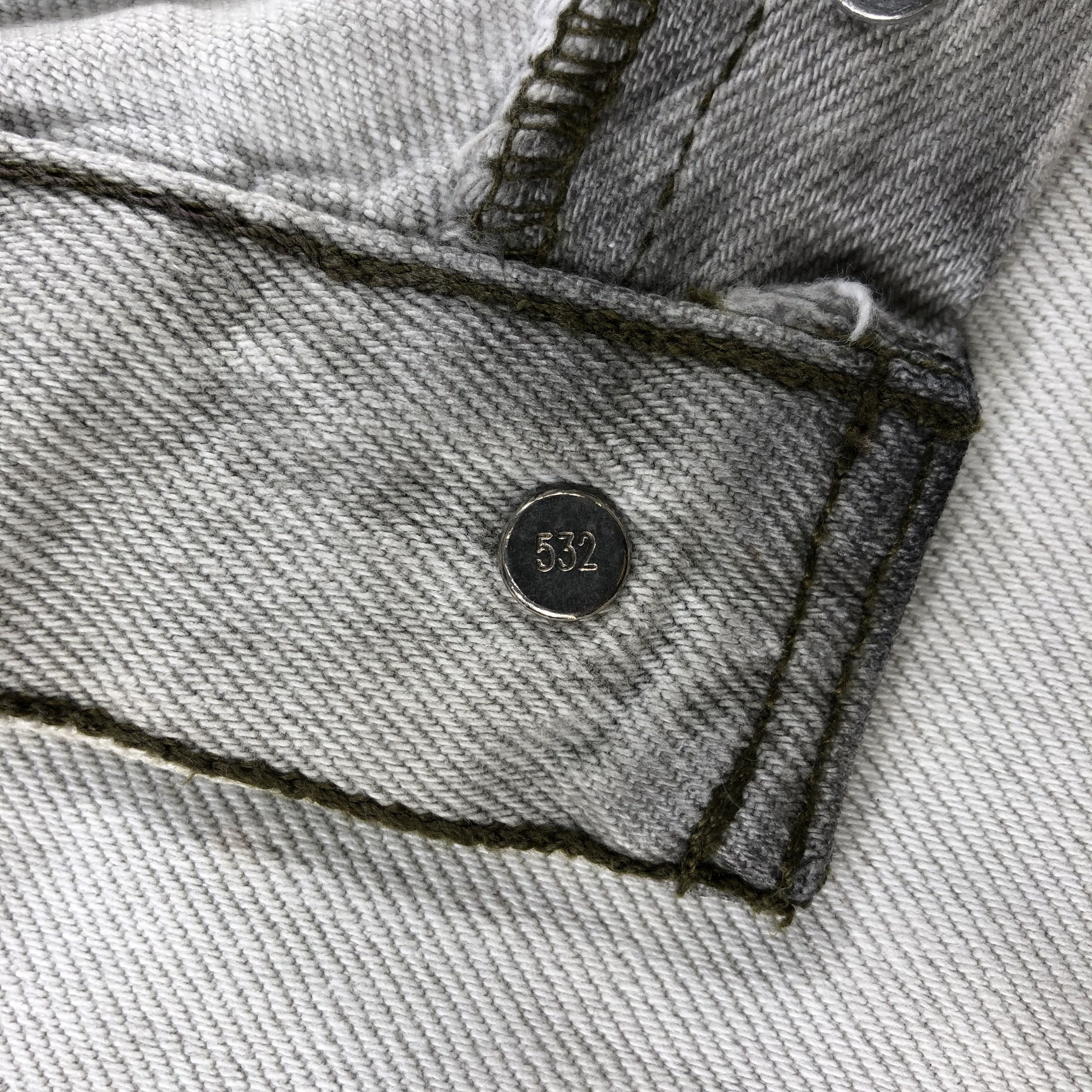 Levi's Vintage 90s Light Wash Levis 501 Jeans-JM2685 Size US 35 - 14 Thumbnail