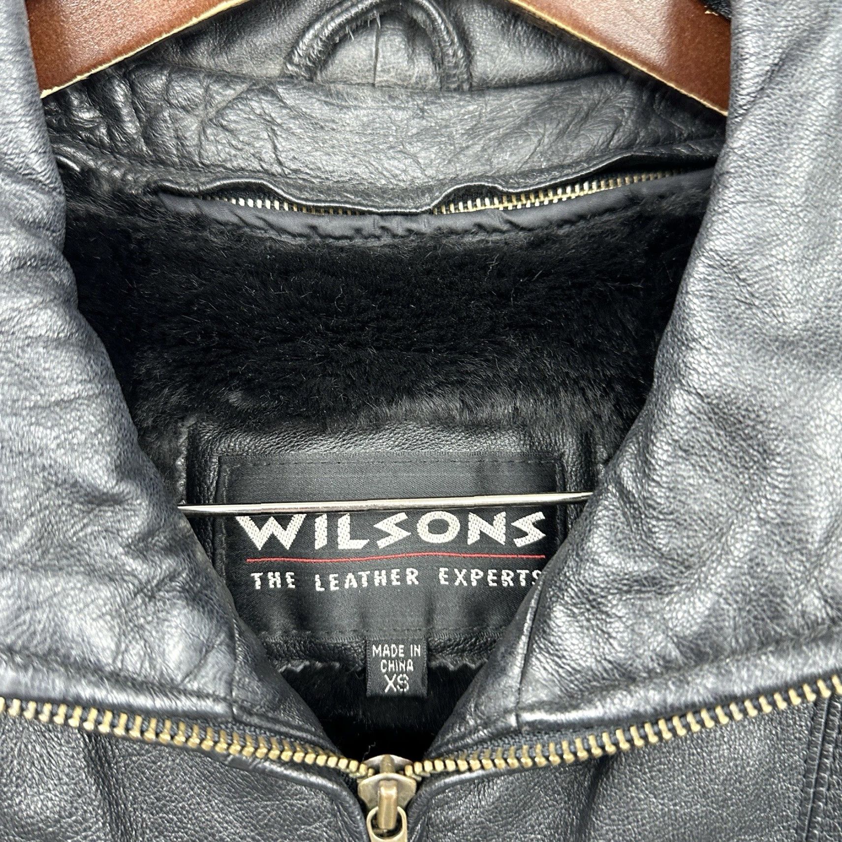 Vintage VINTAGE Wilsons Leather Jacket Womens XS Zip in Liner y2k Black Moto 90s Leather Jacket Womens XS Zip Lined Fur Trim Black 80s 90s Motorcycle Mens? Size XS / US 0-2 / IT 36-38 - 5 Thumbnail