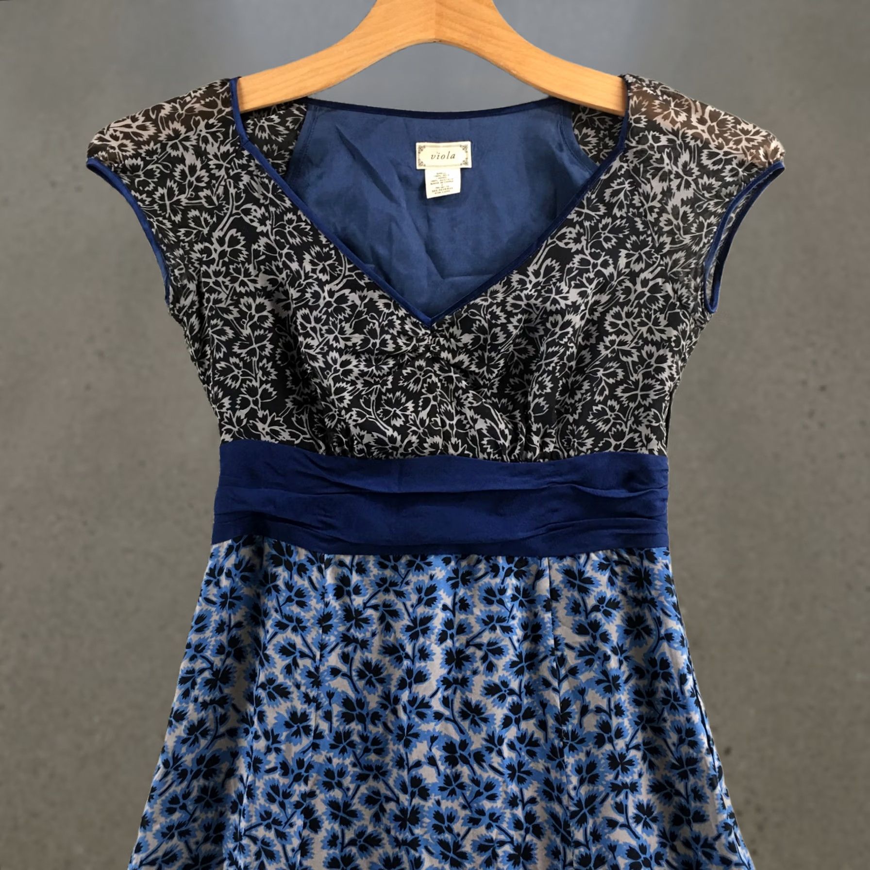 Vintage Viola Dress Blue/Black Floral Silk Empire Waist Fit & Flare Cap Sleeve Womens 2 Dress Size XS / US 0-2 / IT 36-38 - 1 Thumbnail