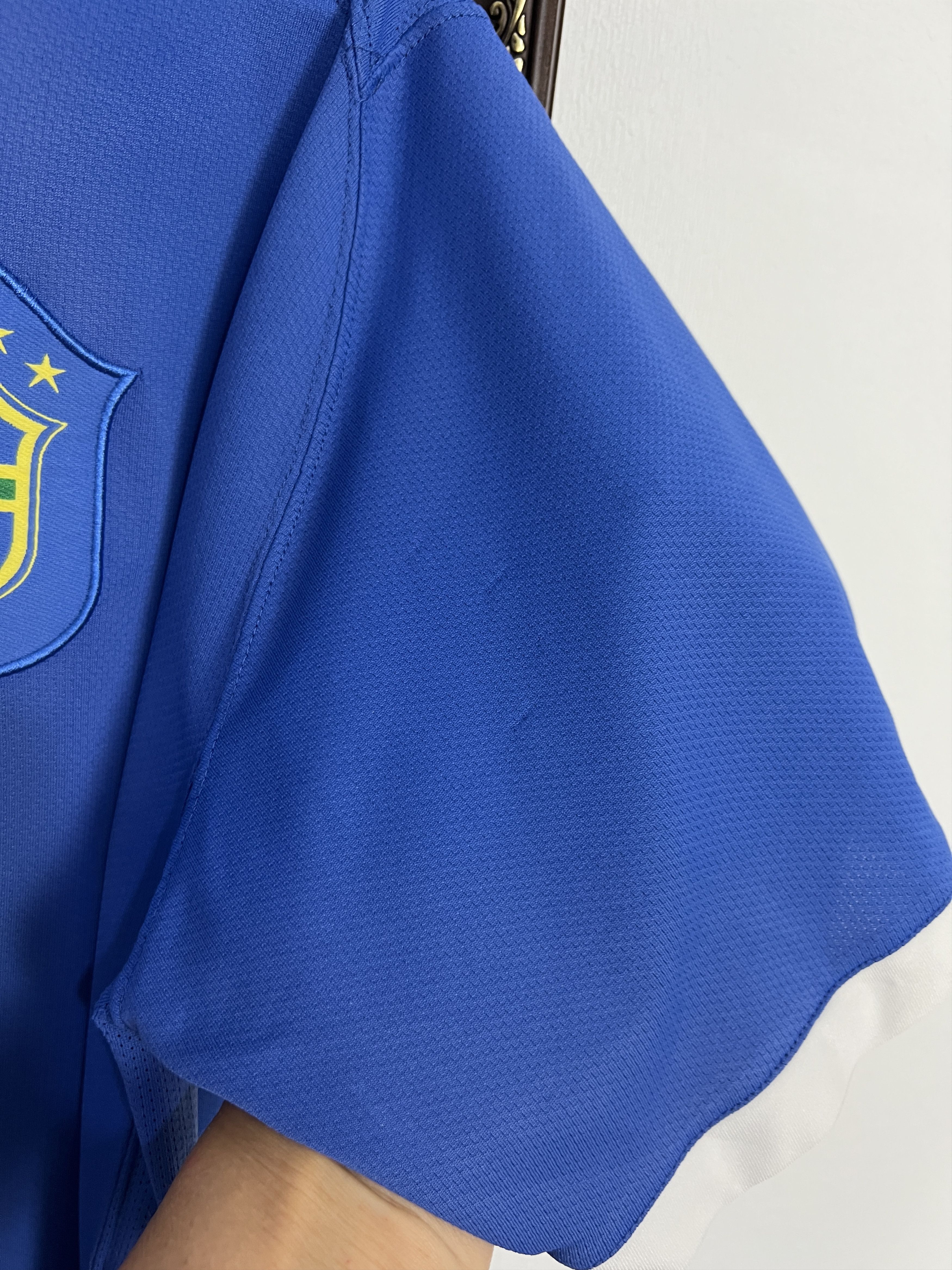 Nike Brazil Away football shirt 2006 Soccer Blue Jersey Mens Size US L / EU 52-54 / 3 - 16 Thumbnail
