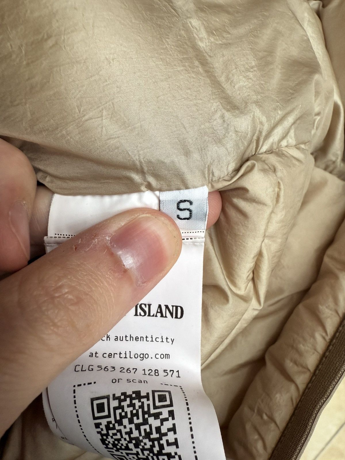 Stone Island AUTHENTIC Stone Island Real Down Jacket Beige Size Small Size US S / EU 44-46 / 1 - 12 Thumbnail