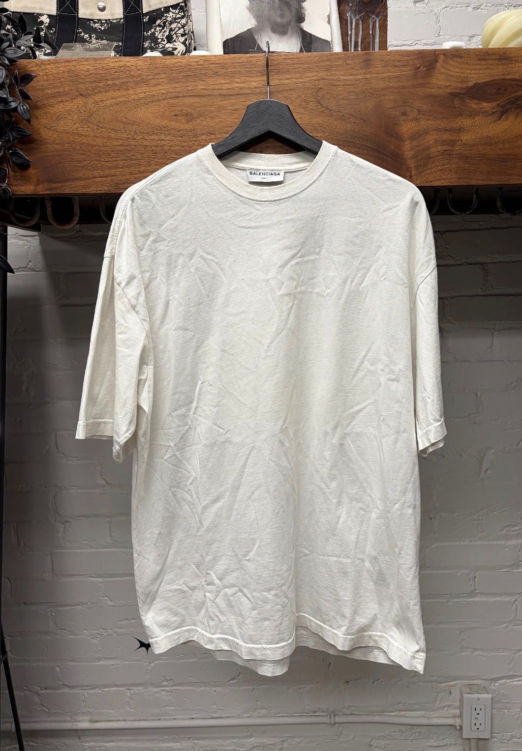 Balenciaga 2017 Balenciaga ‘Femme Fatale’ Embroidered Script White Oversized T-Shirt Size US S / EU 44-46 / 1 - 4 Thumbnail