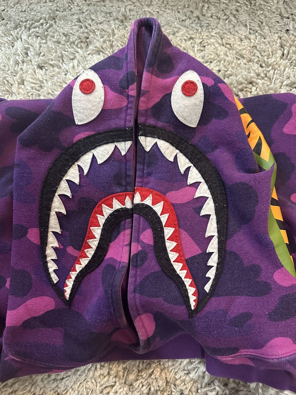 Bape Bape Camo Shark Hoodie Size L Size US L / EU 52-54 / 3 - 3 Thumbnail